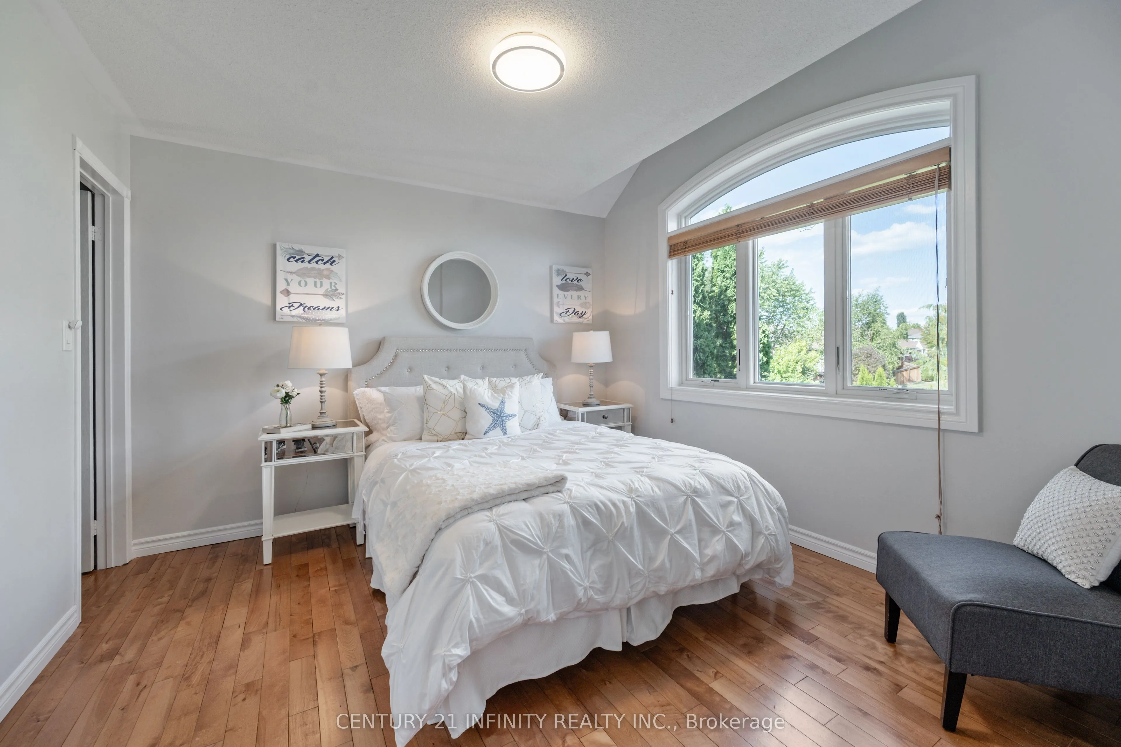 973 Mountview Court