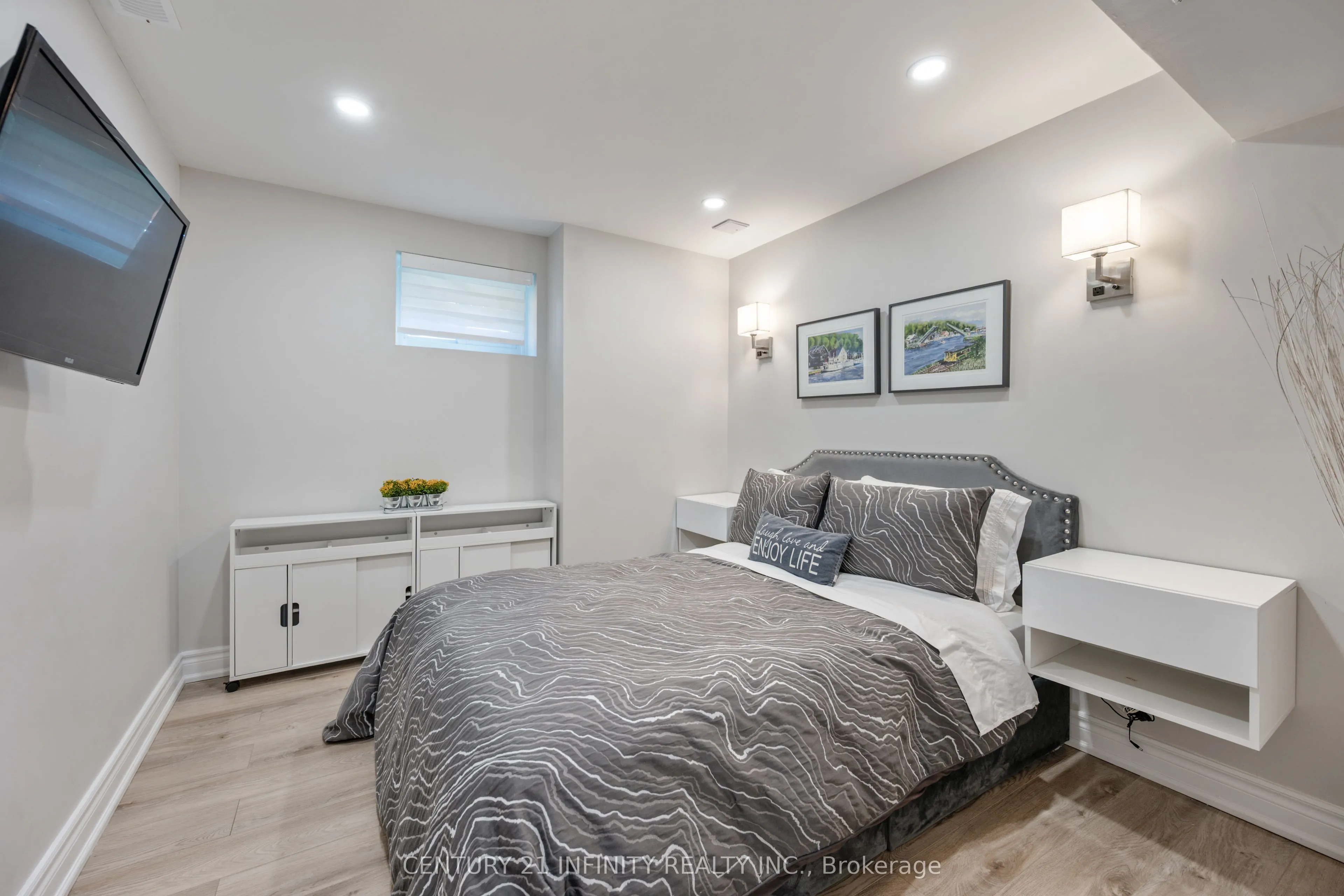 973 Mountview Court