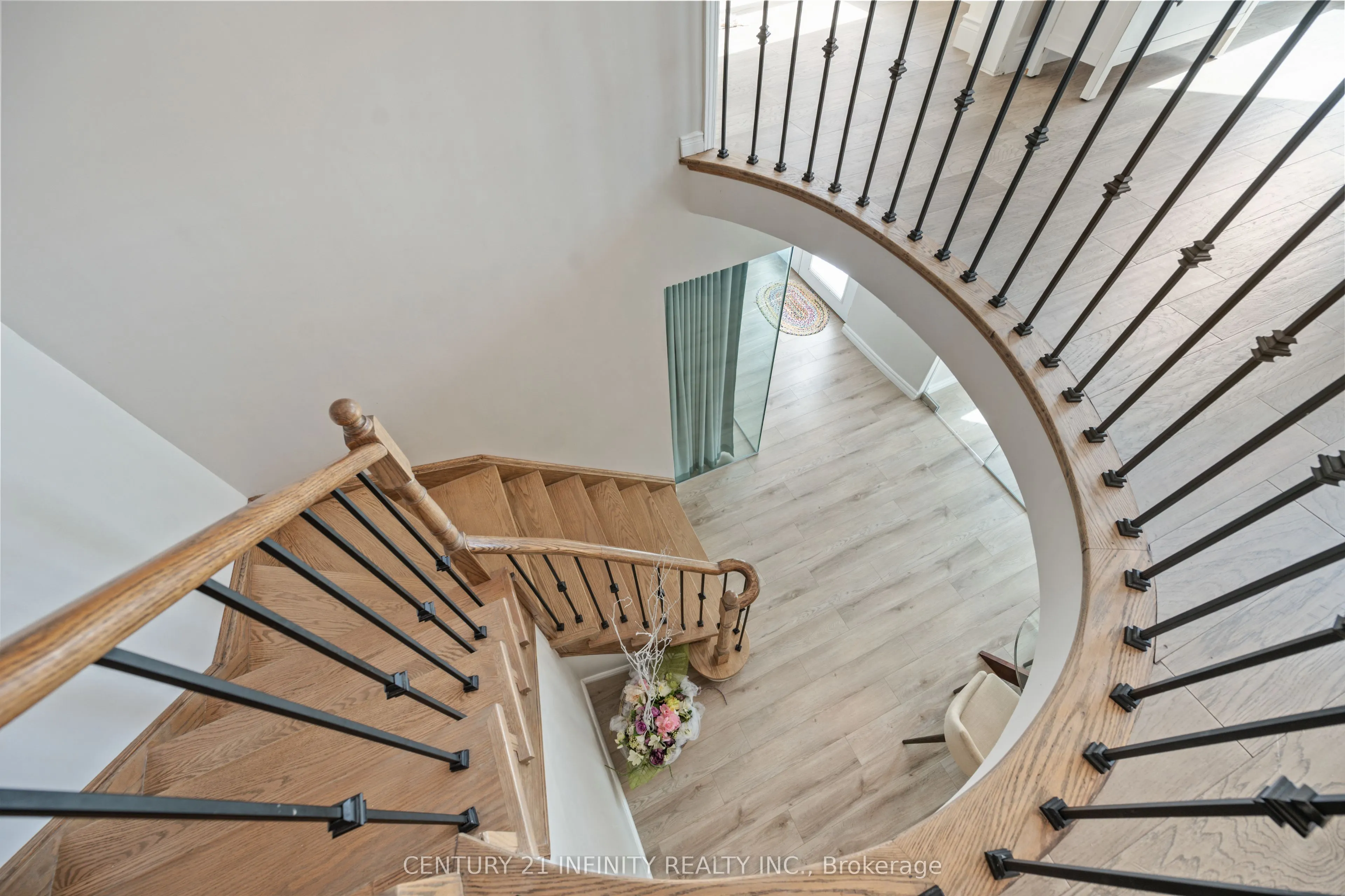 973 Mountview Court