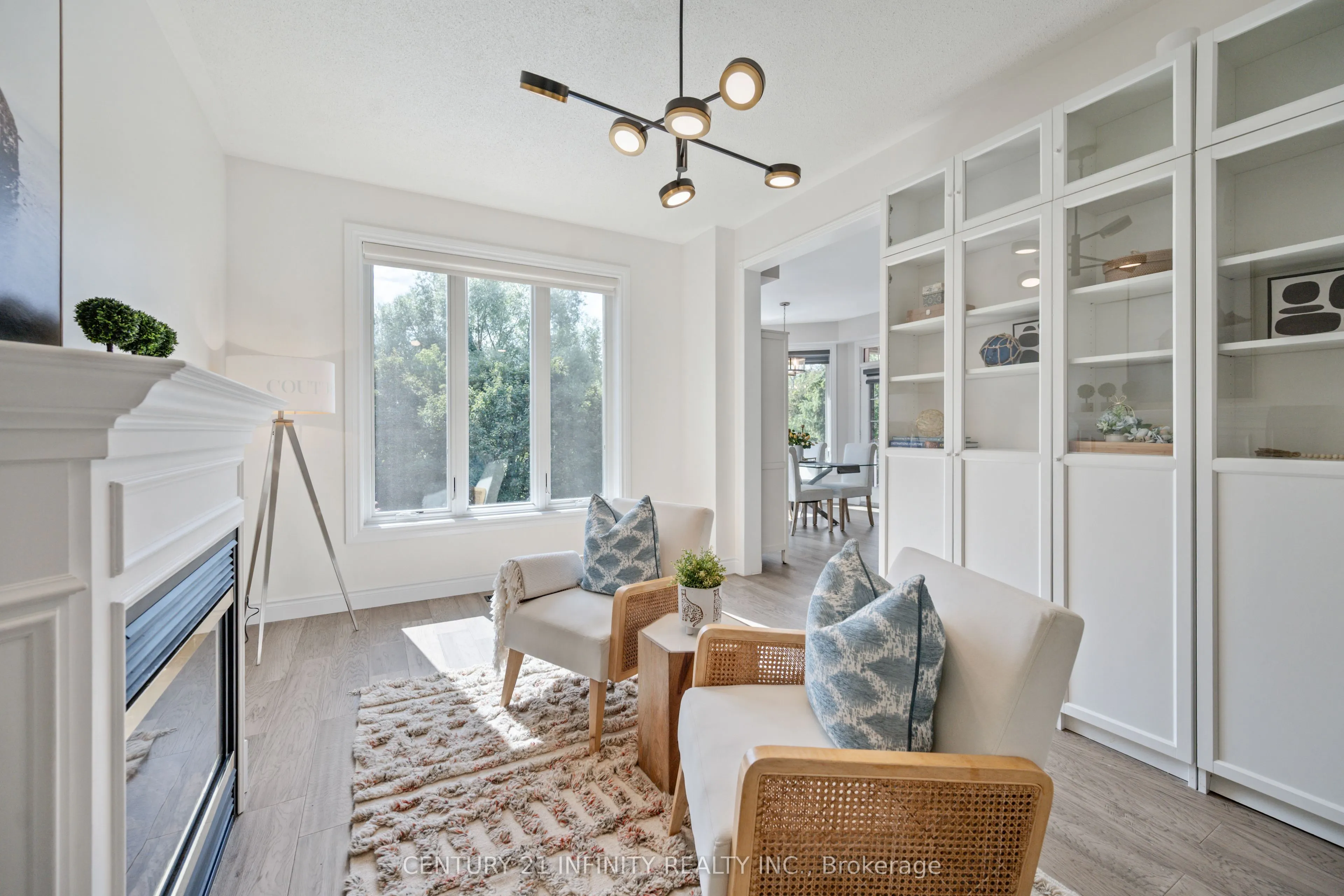 973 Mountview Court
