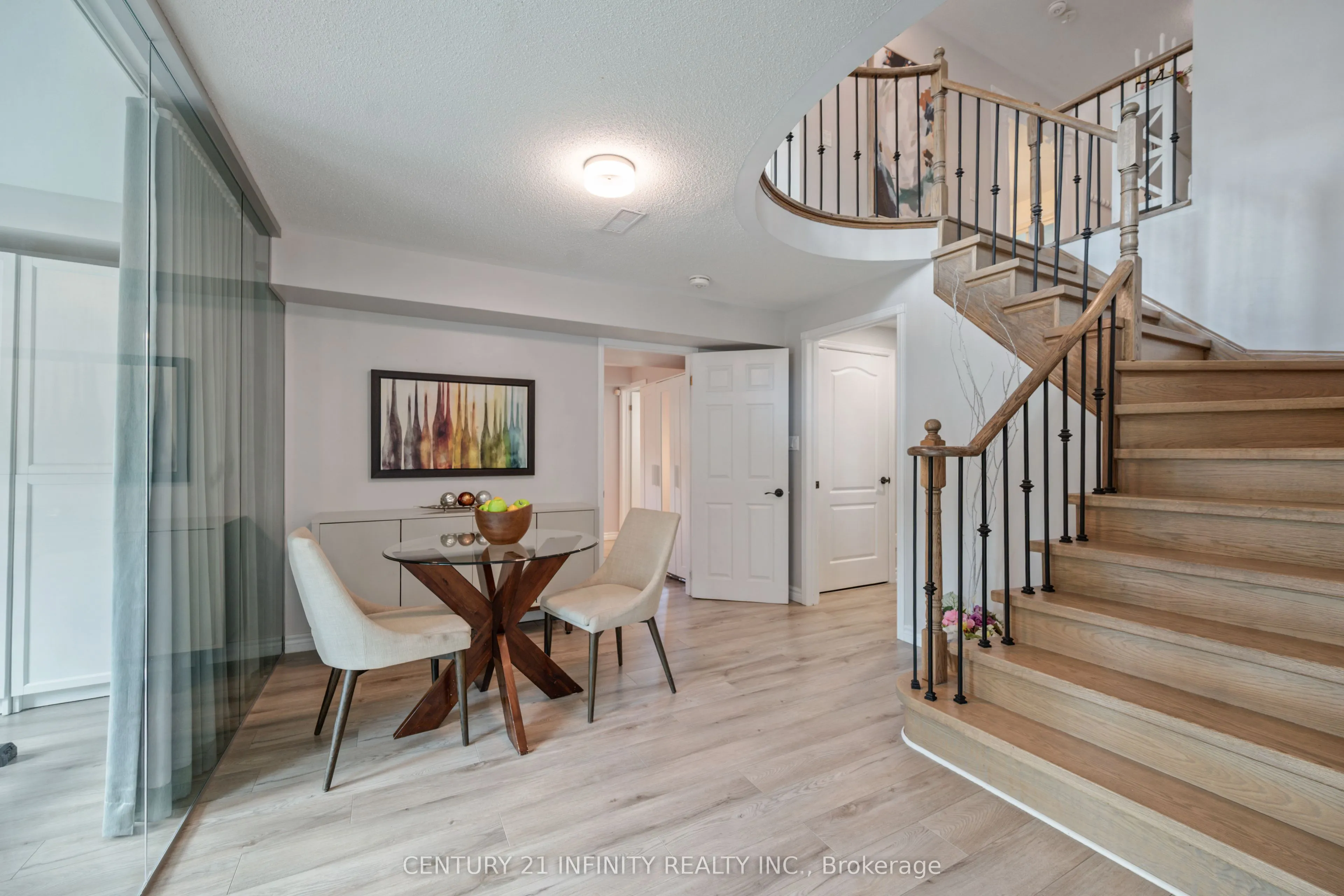 973 Mountview Court