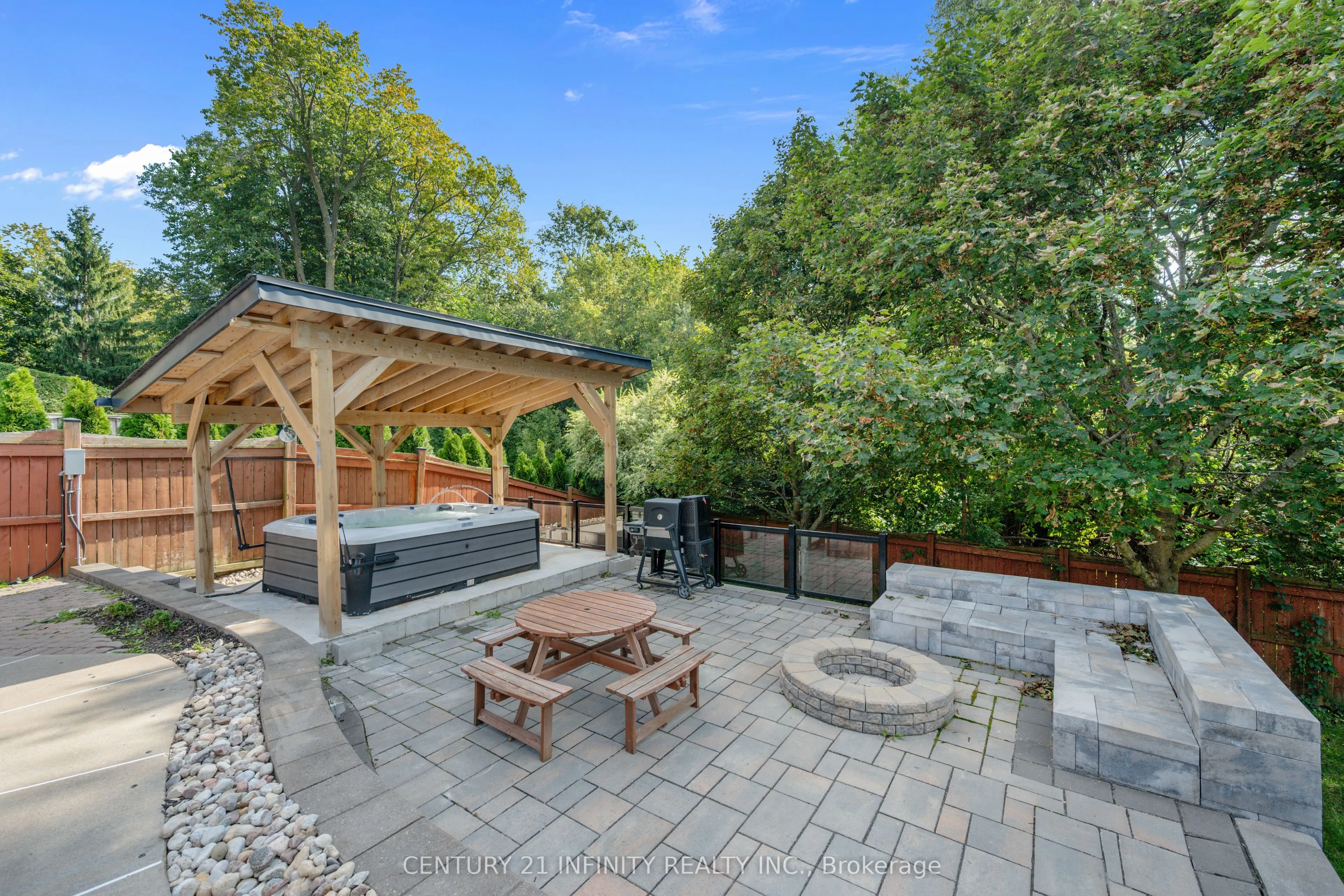 973 Mountview Court