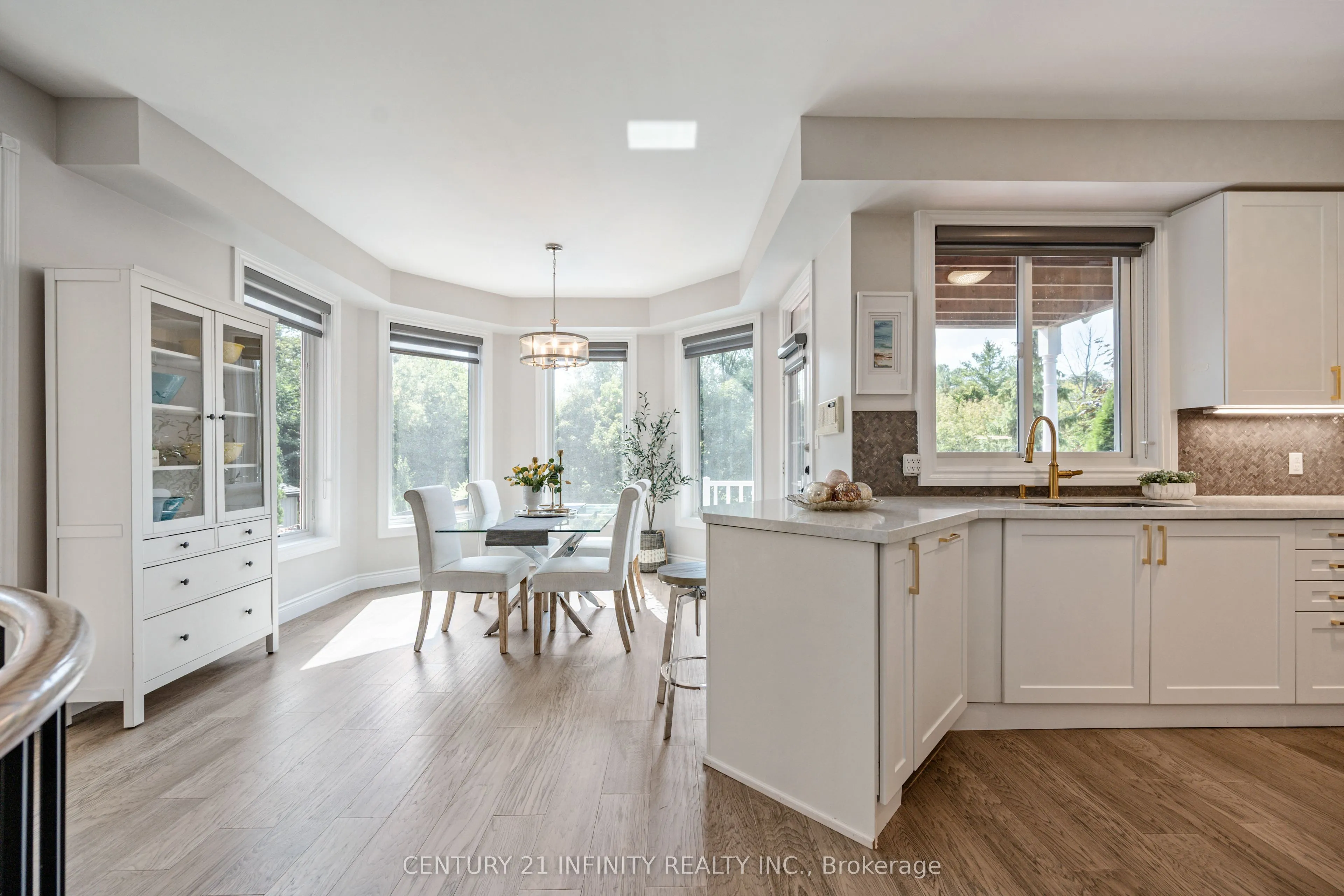973 Mountview Court