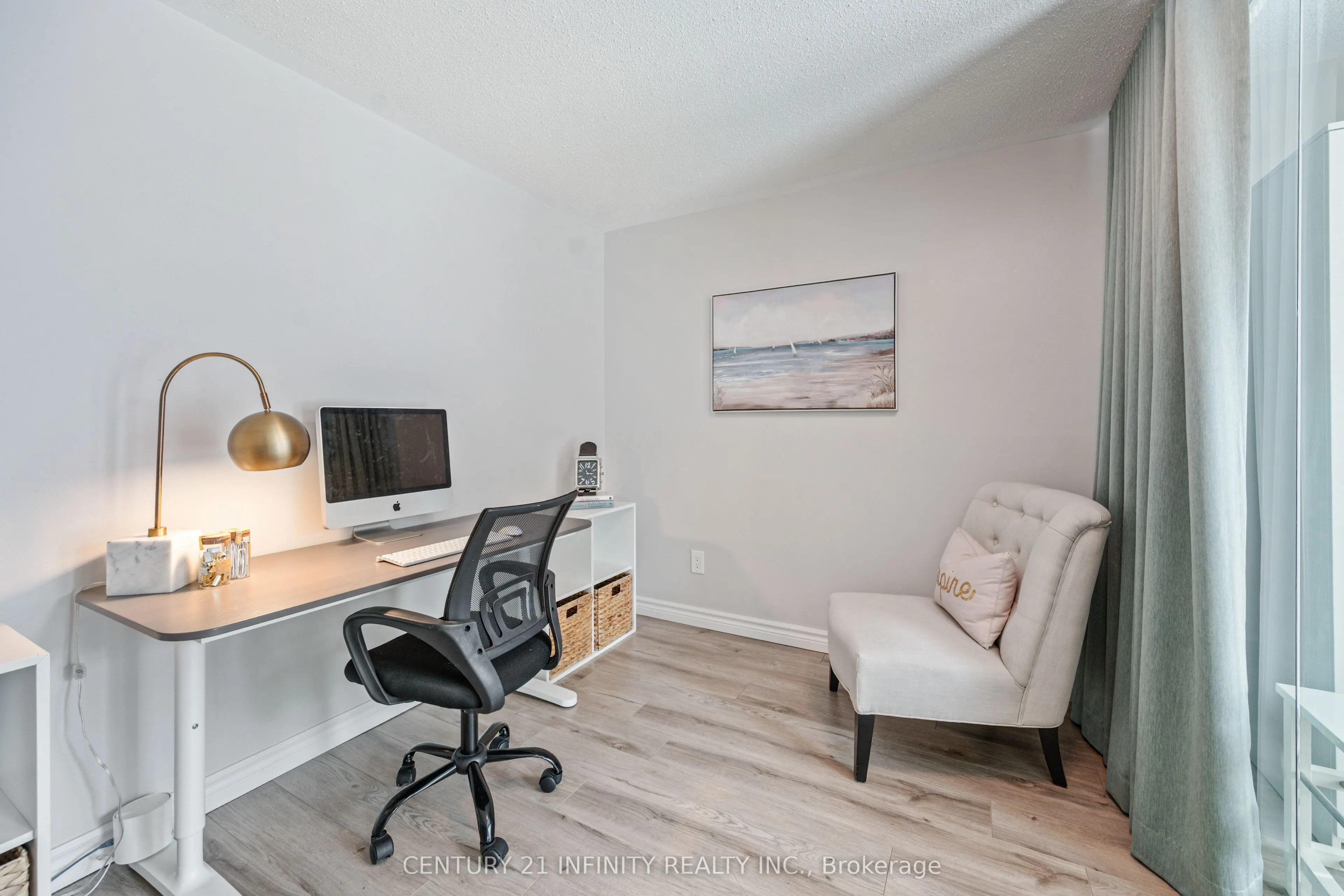 973 Mountview Court