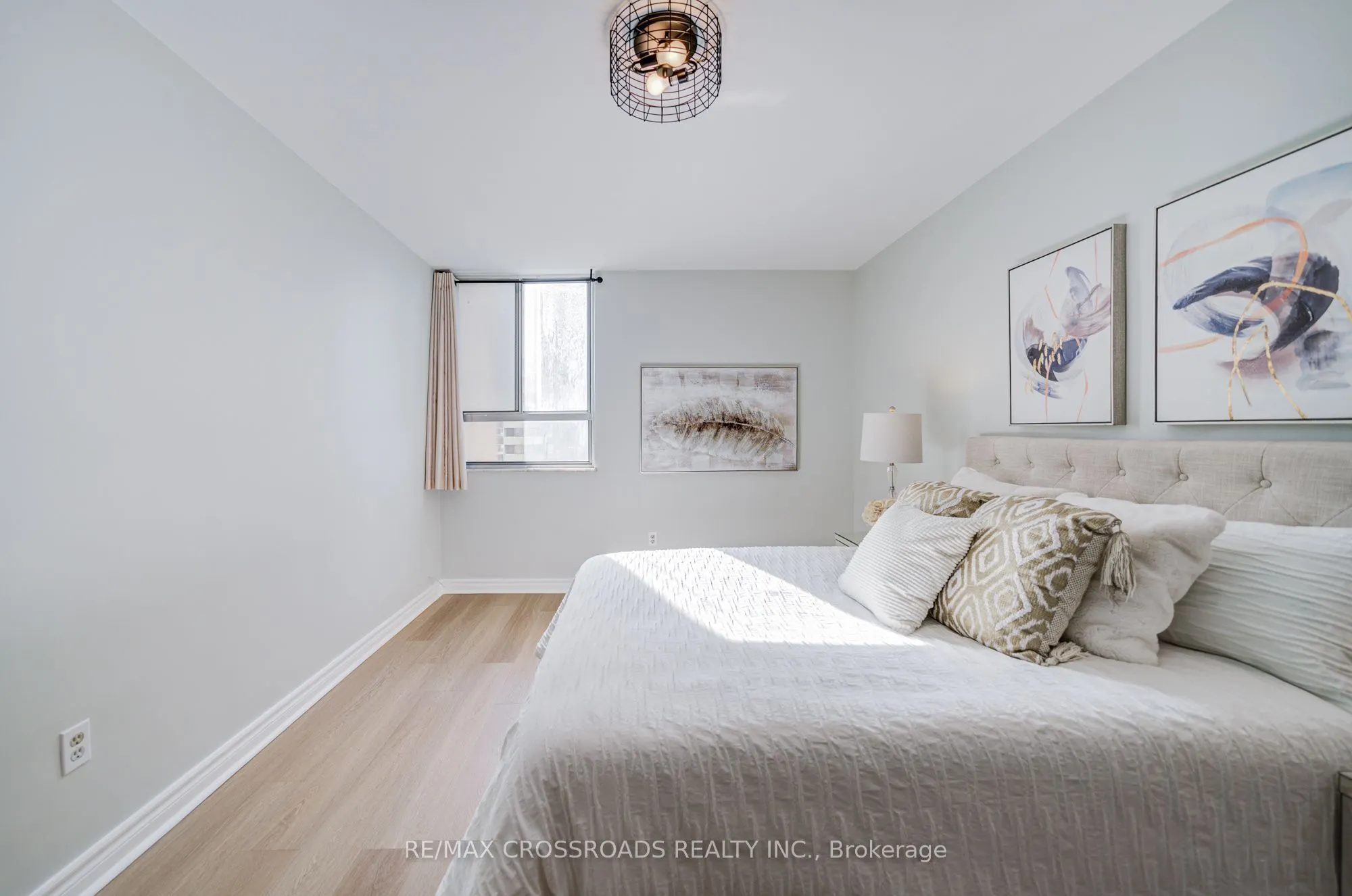 5 Massey Square, #1202
