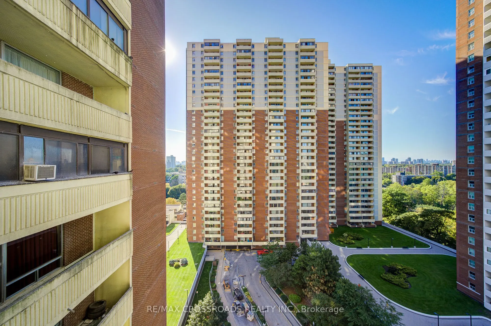 5 Massey Square, #1202
