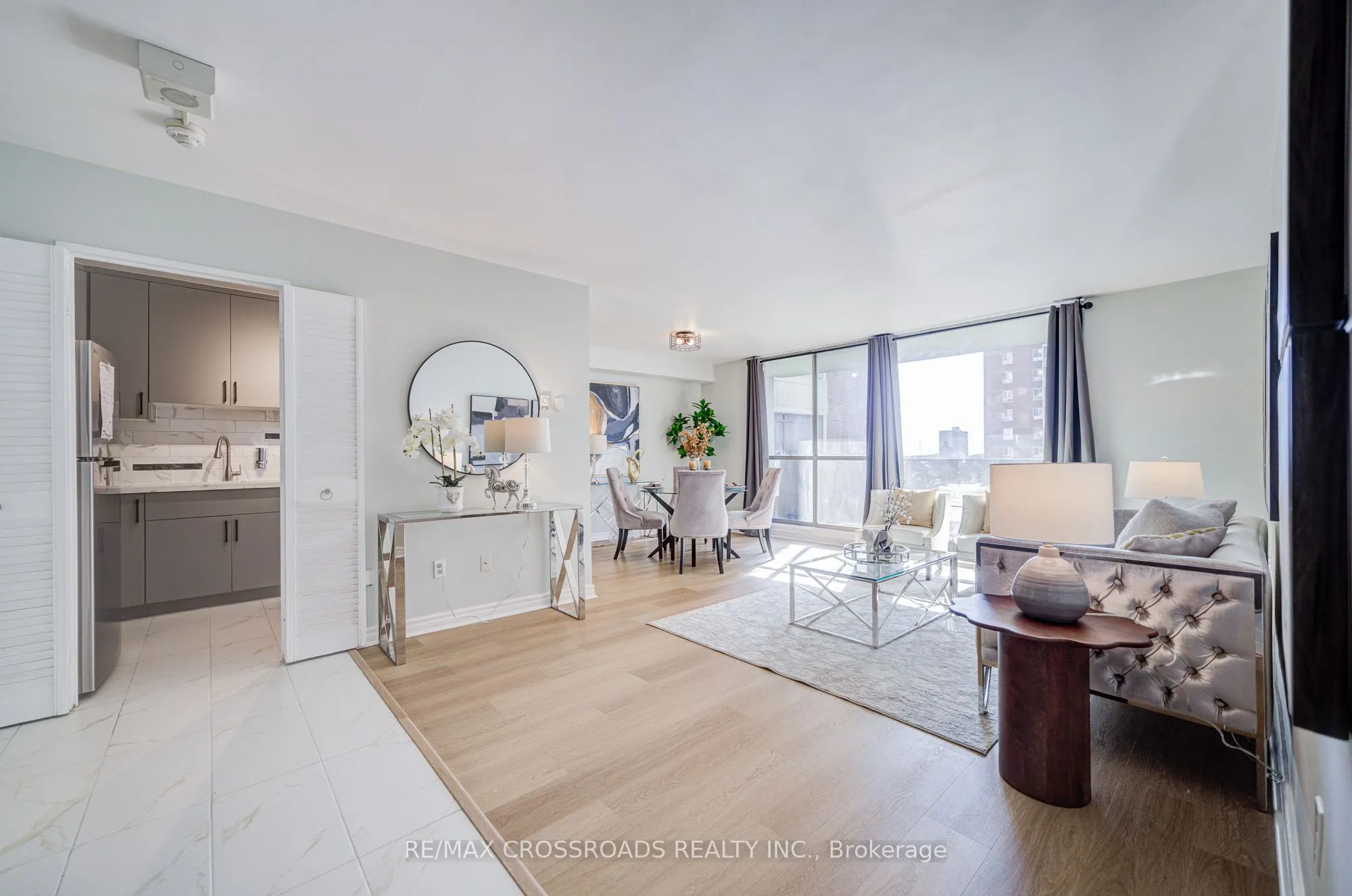 5 Massey Square, #1202
