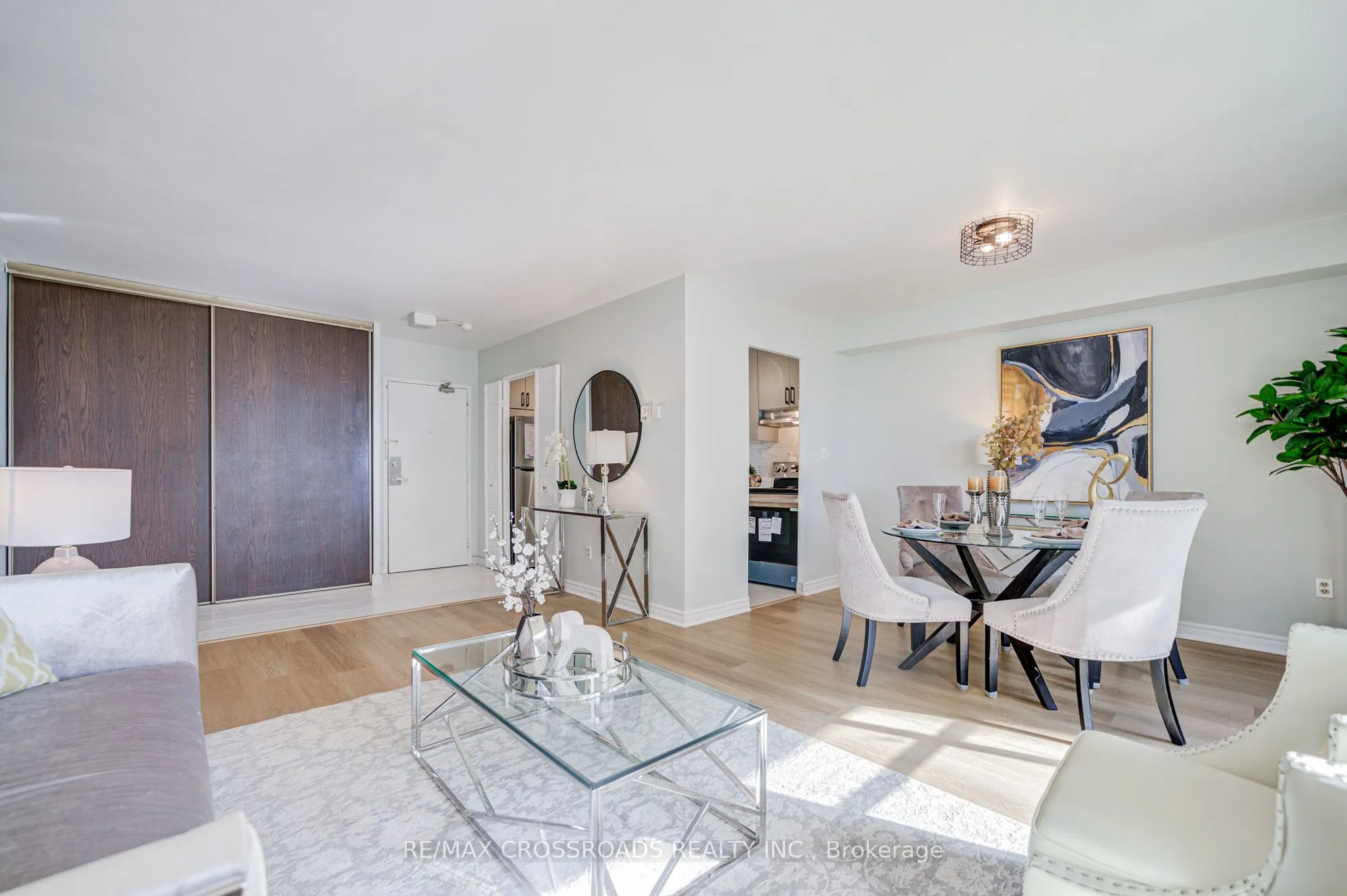5 Massey Square, #1202