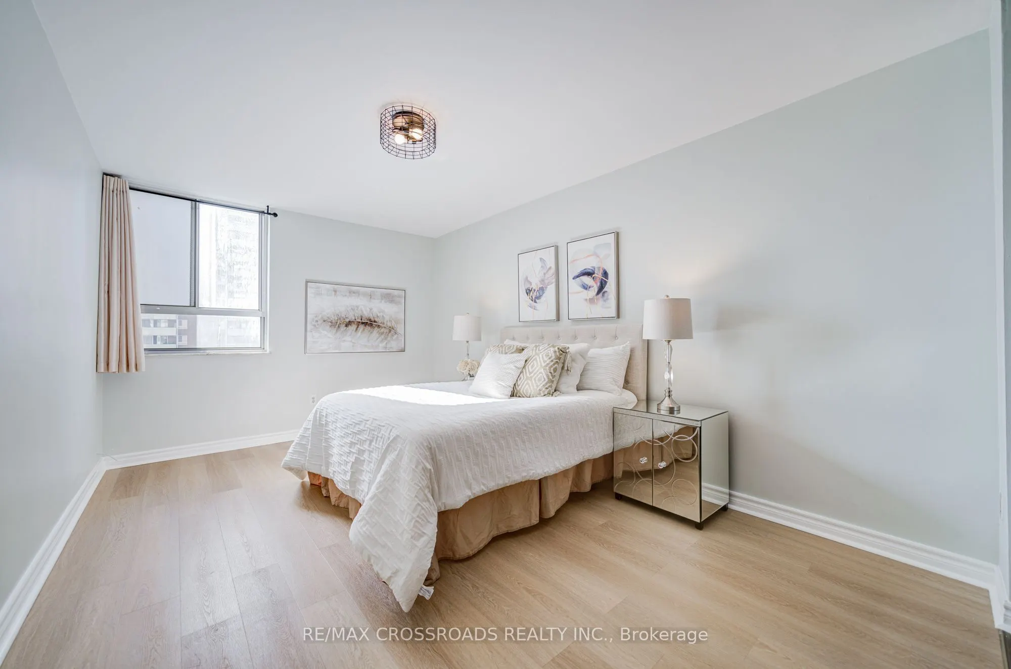5 Massey Square, #1202