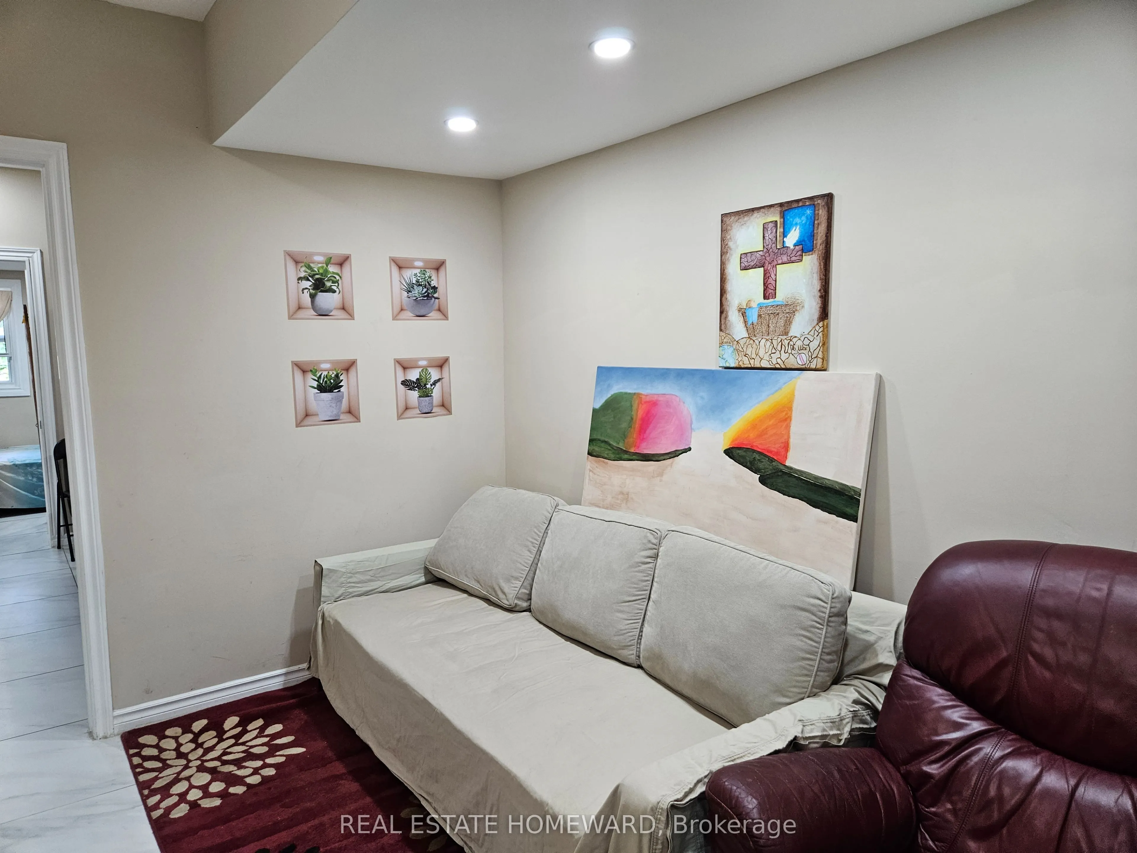 141 Coxwell Avenue, #Lower