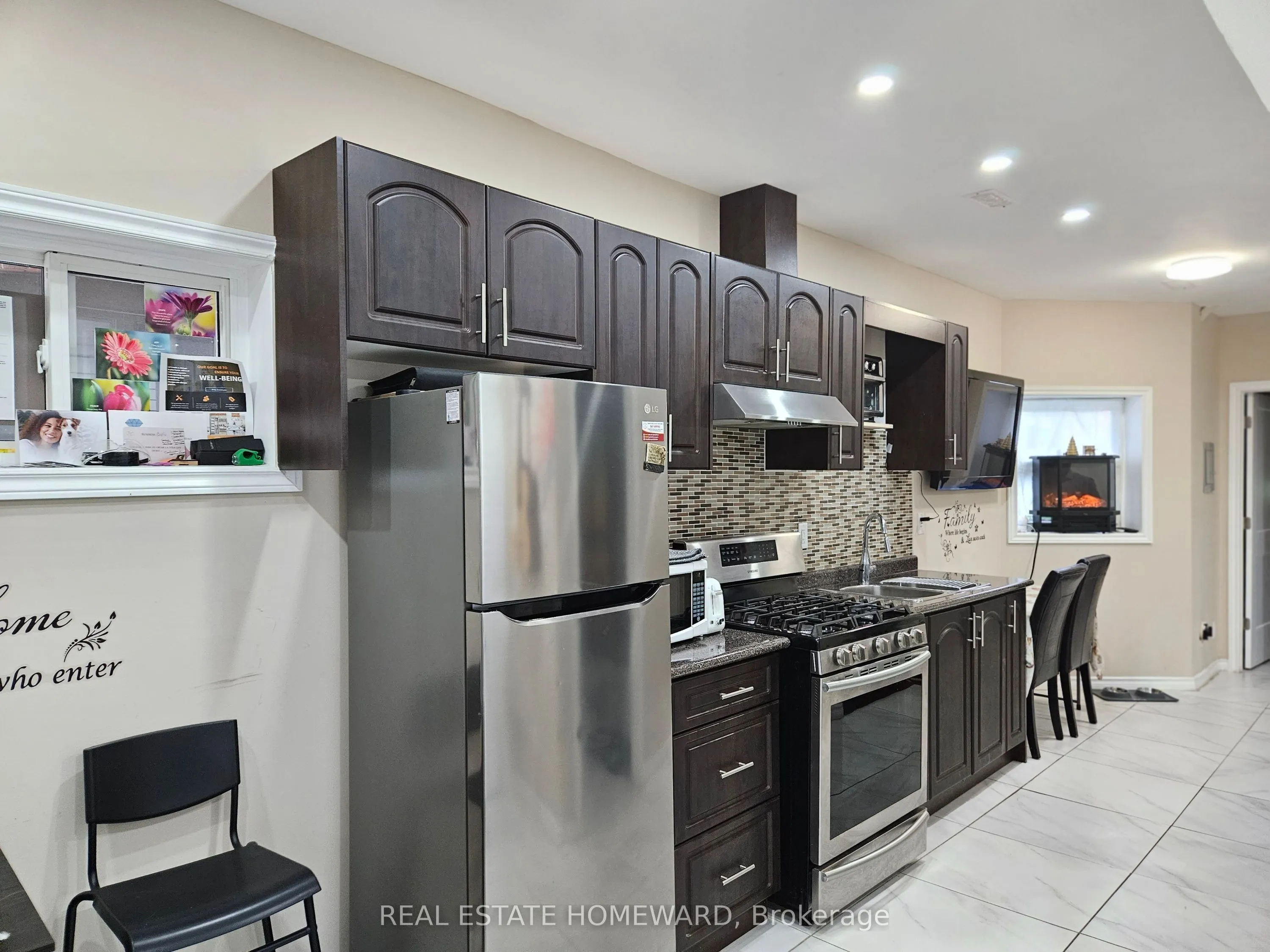 141 Coxwell Avenue, #Lower