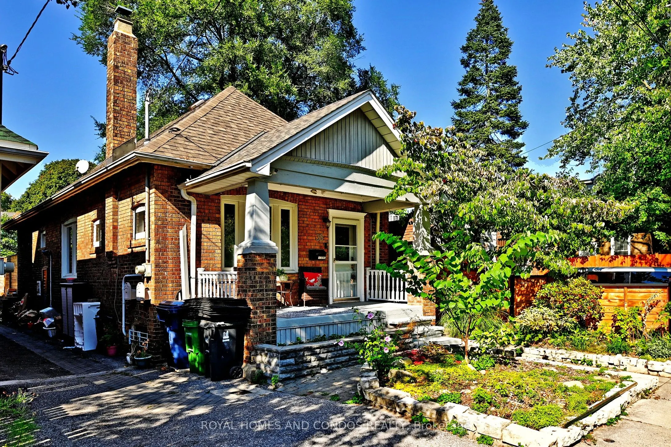 38 Gates Avenue