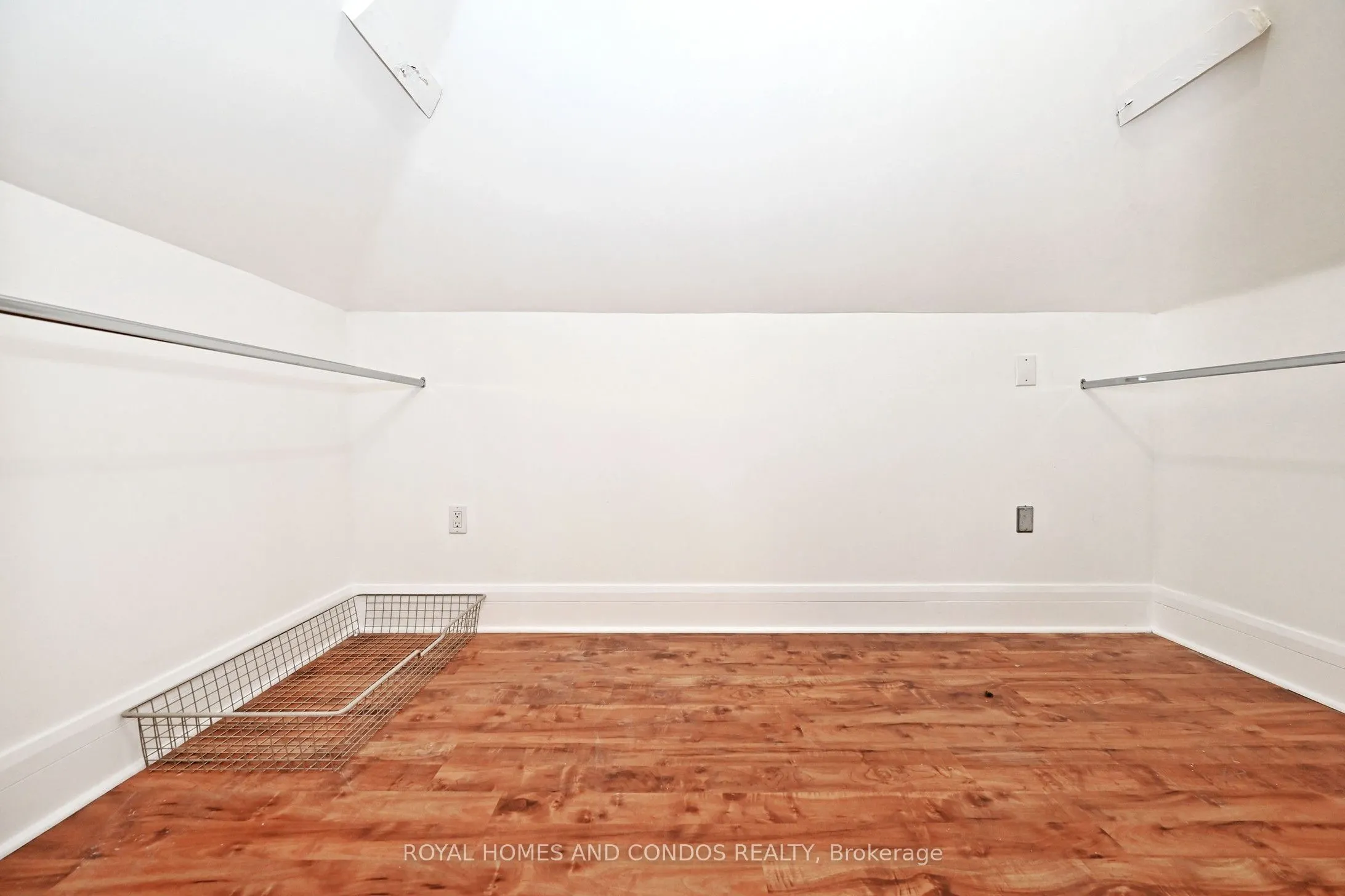 38 Gates Avenue