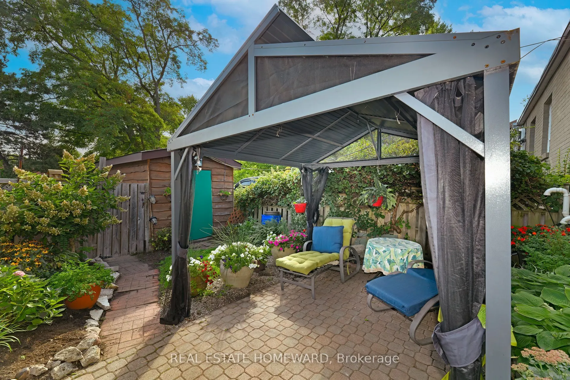 309 Victoria Pk Avenue