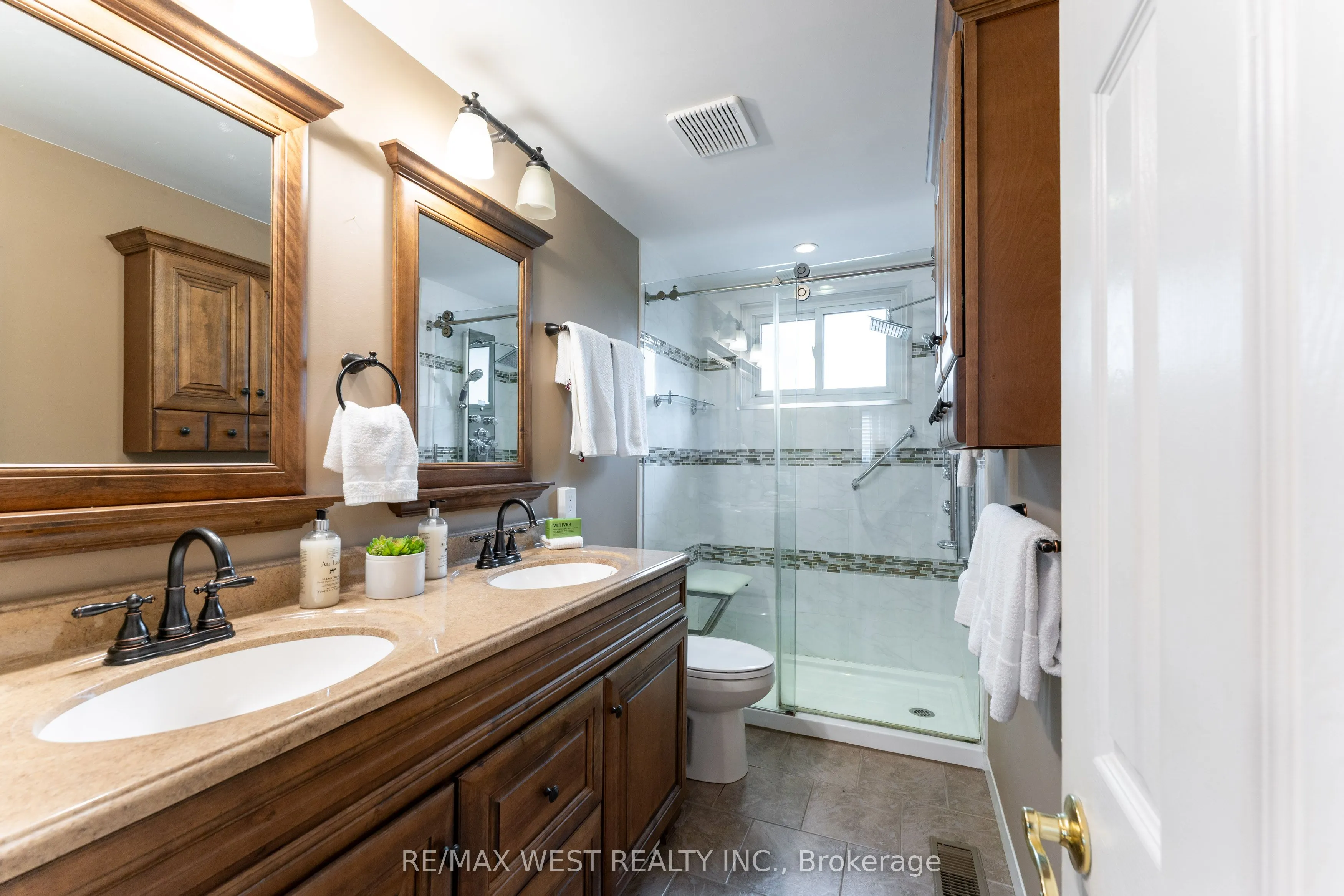 37 Bledlow Manor Drive
