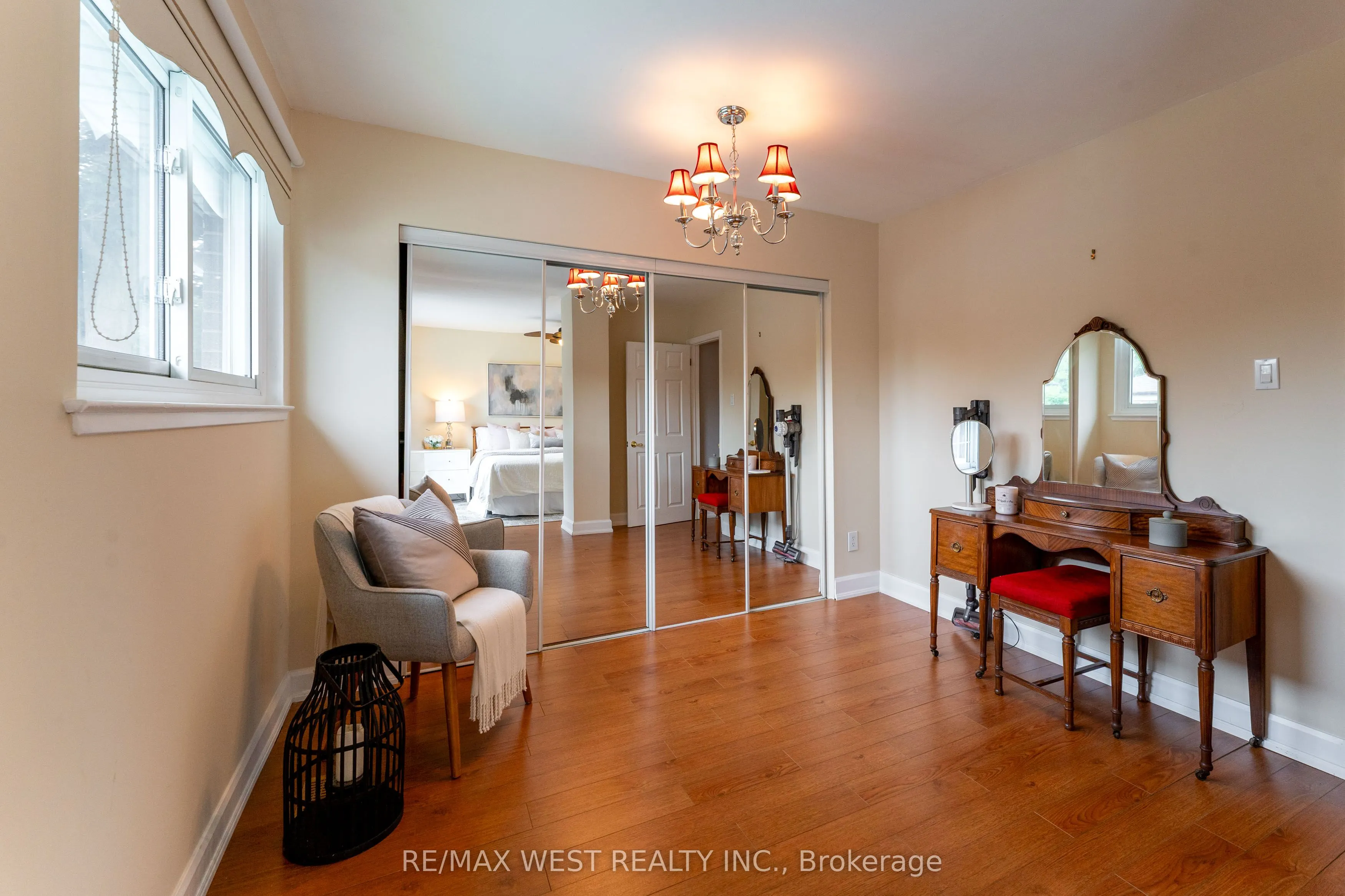 37 Bledlow Manor Drive