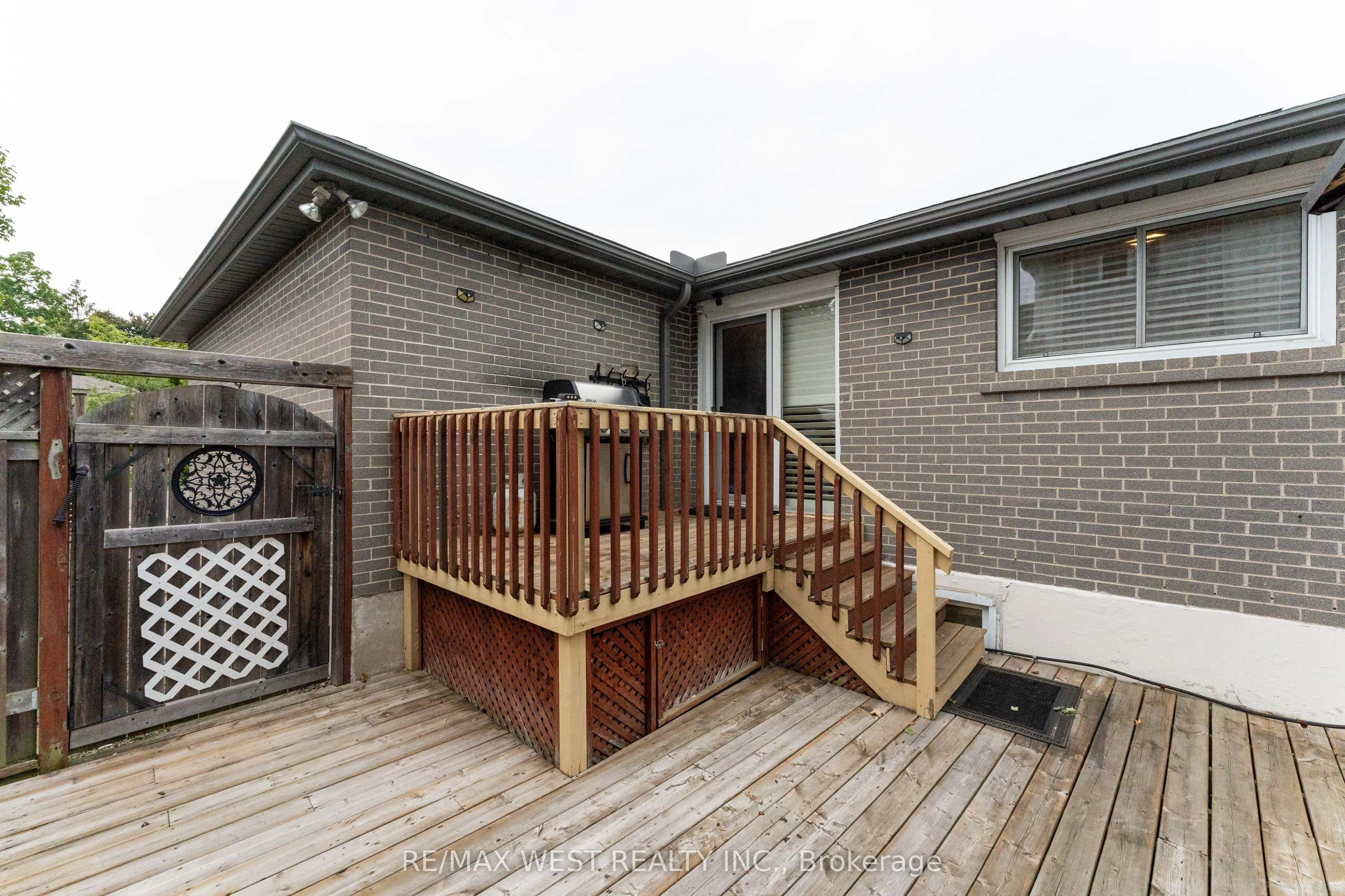 37 Bledlow Manor Drive