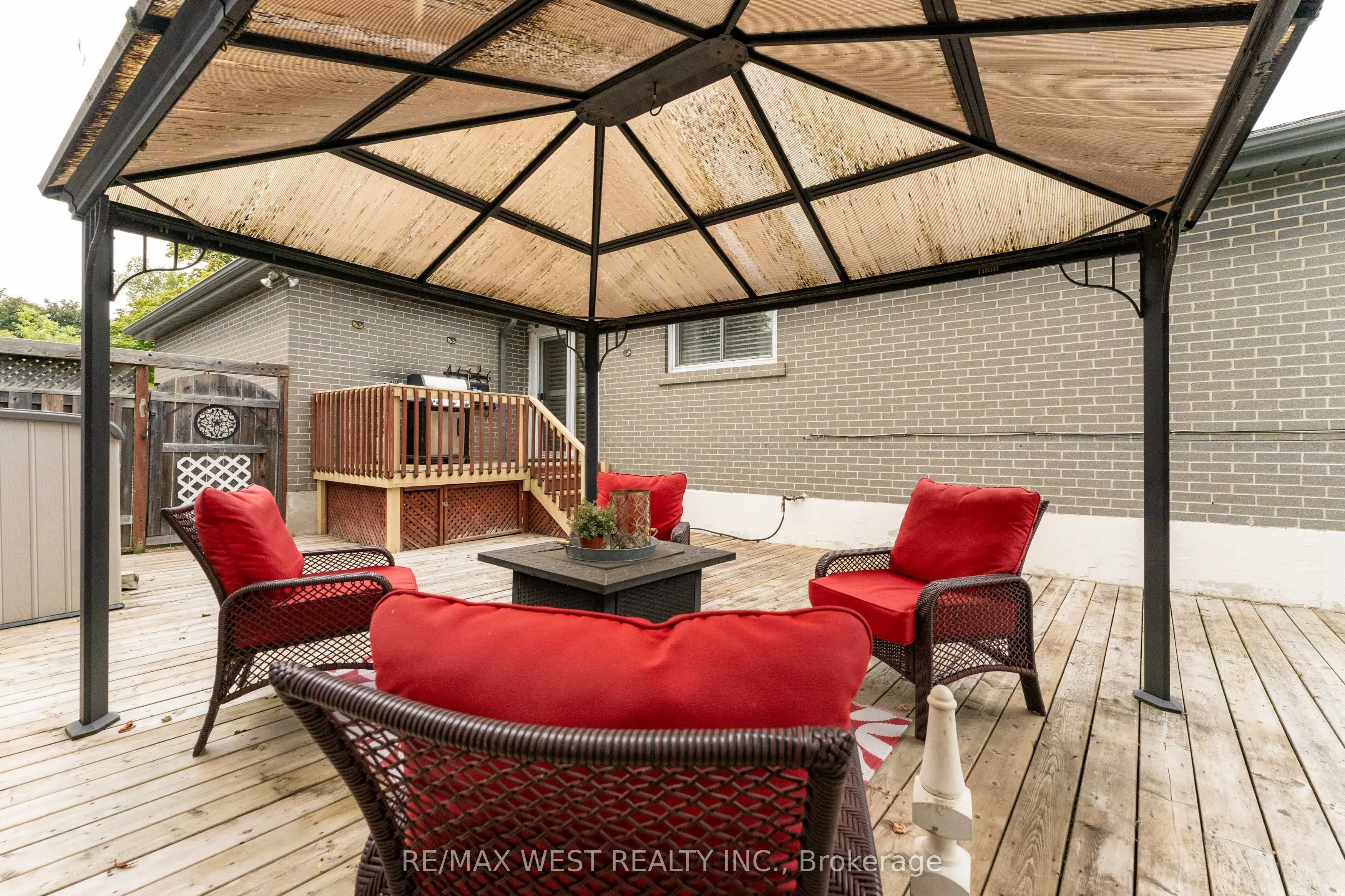 37 Bledlow Manor Drive