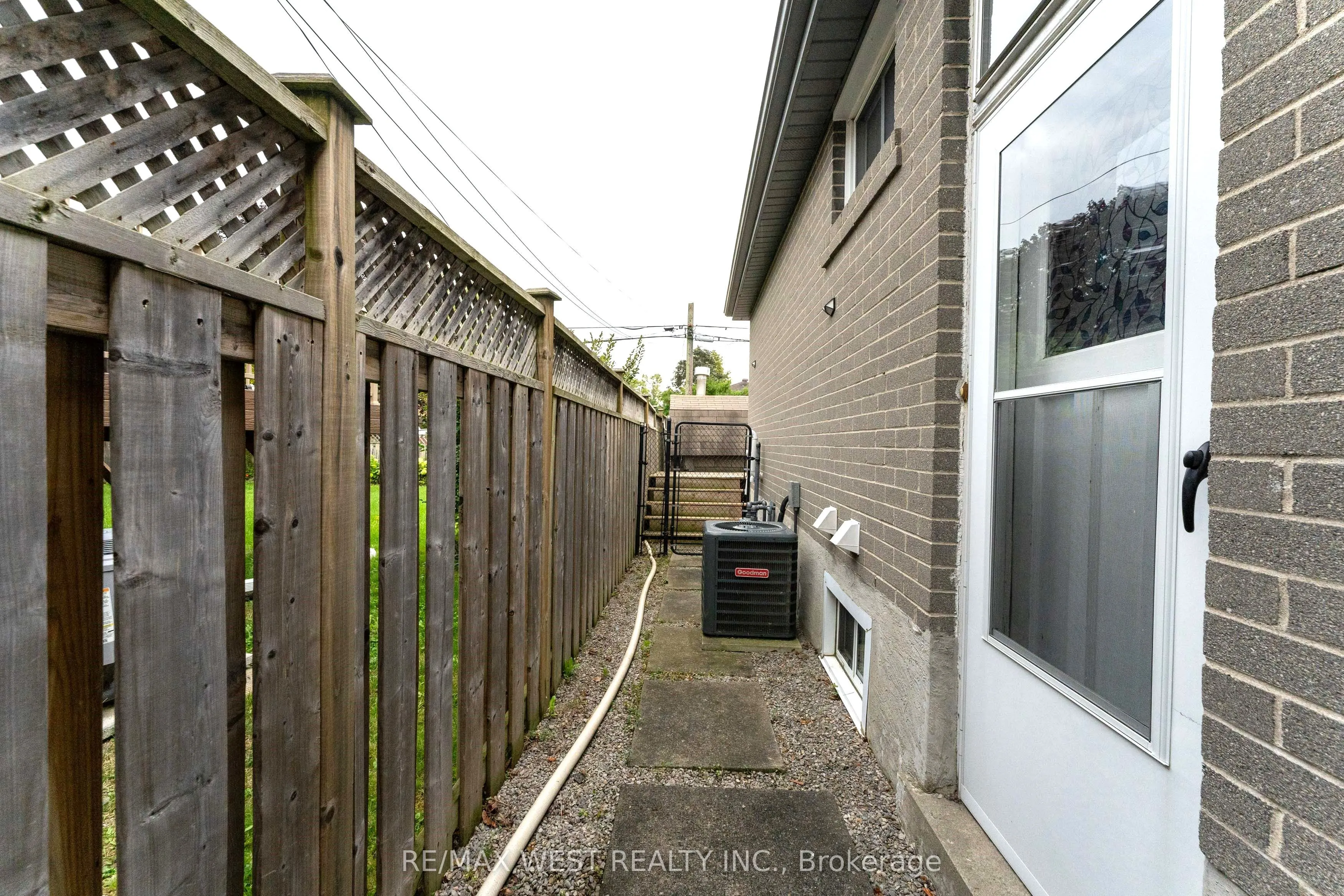 37 Bledlow Manor Drive