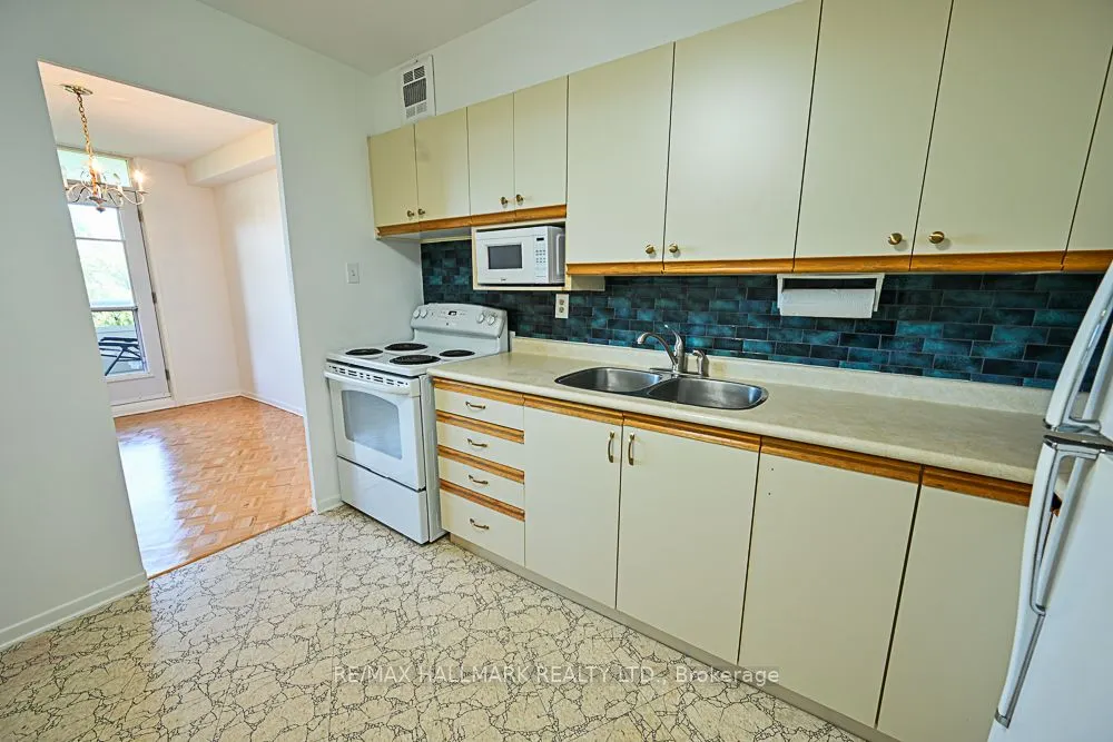 980 Broadview Avenue, #504