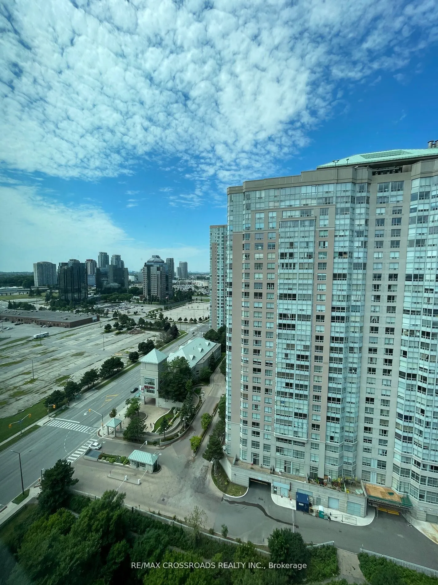 18 Lee Centre Drive, #PH108
