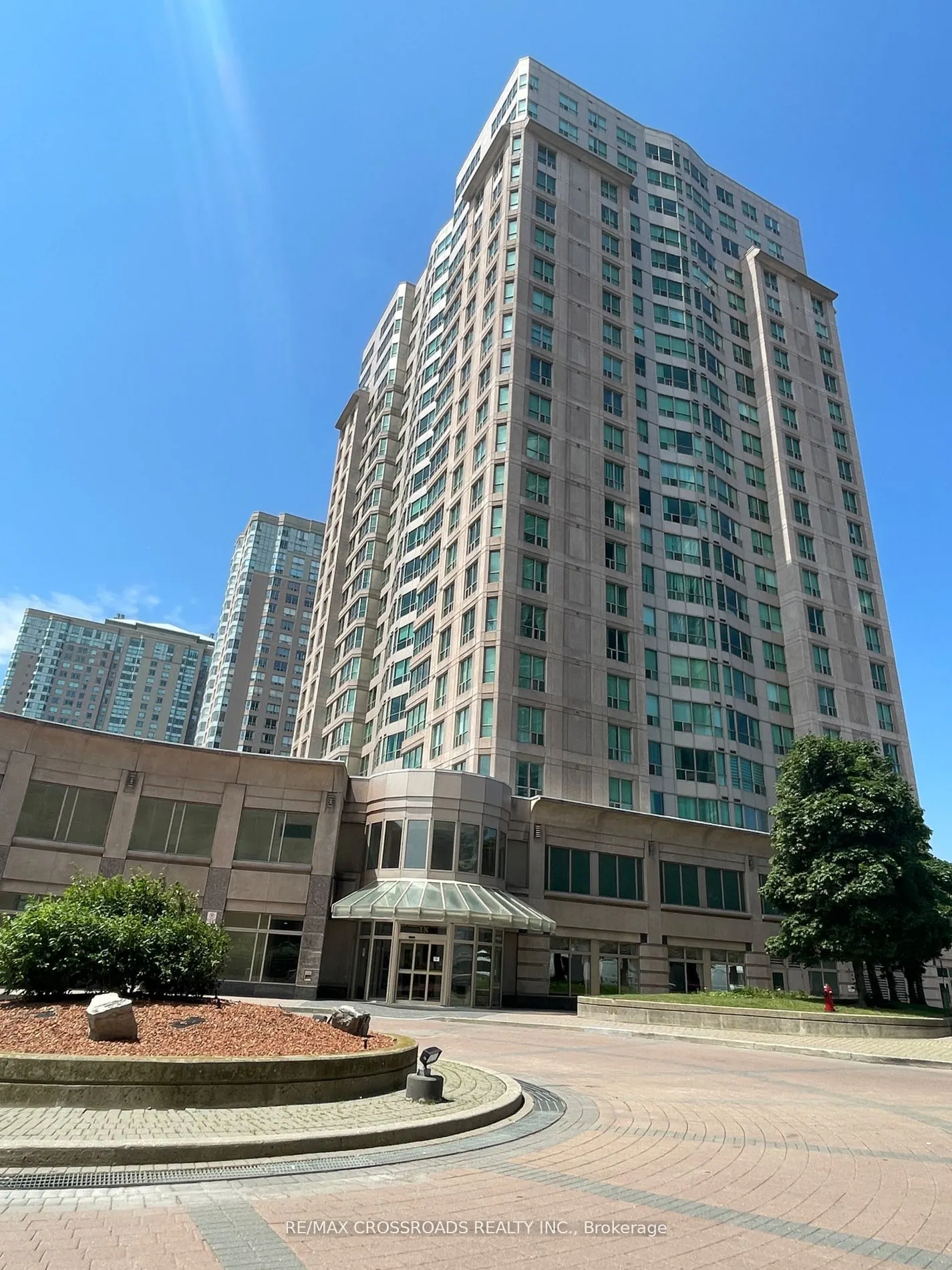 18 Lee Centre Drive, #PH108