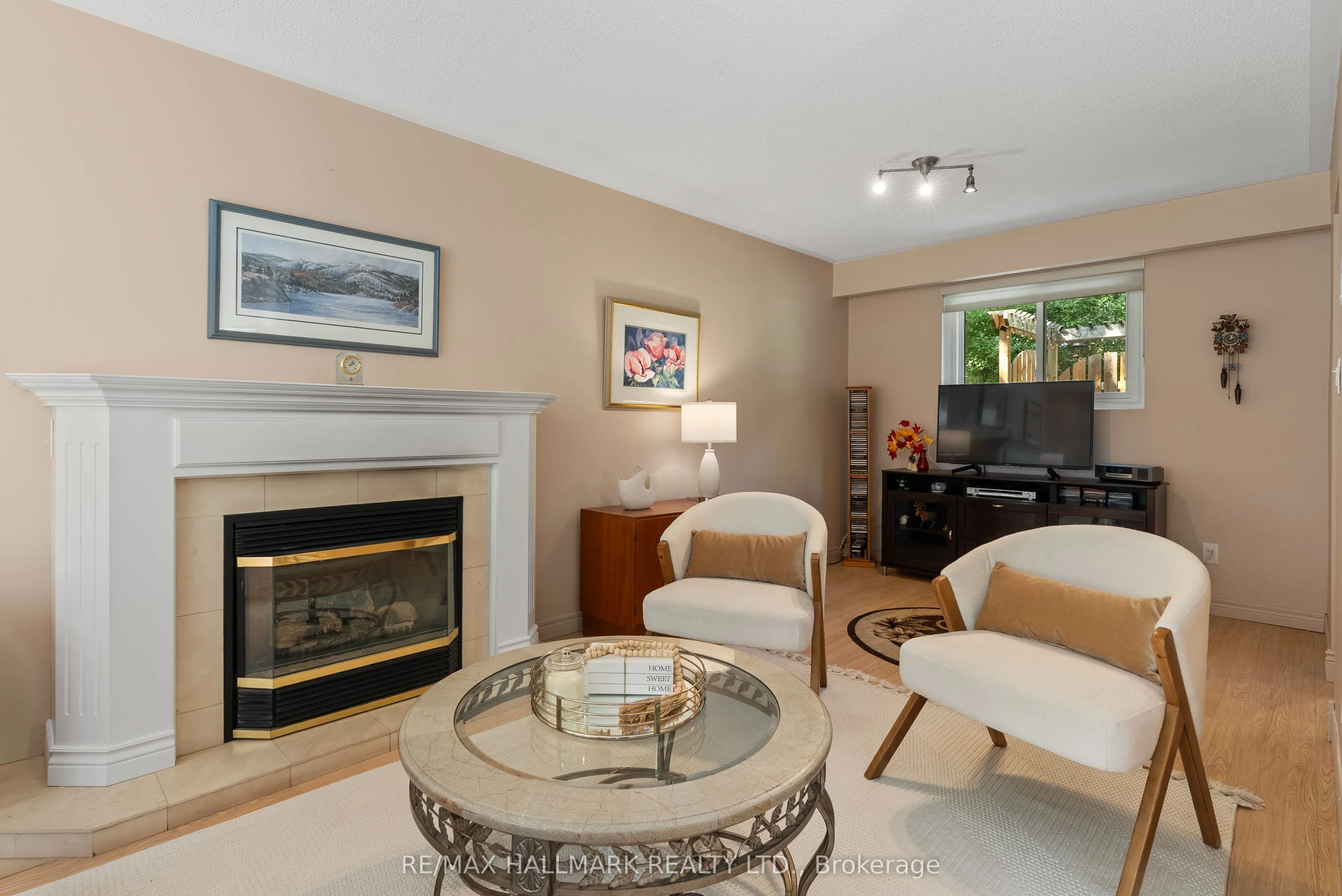 65 Tudor Glen Crescent