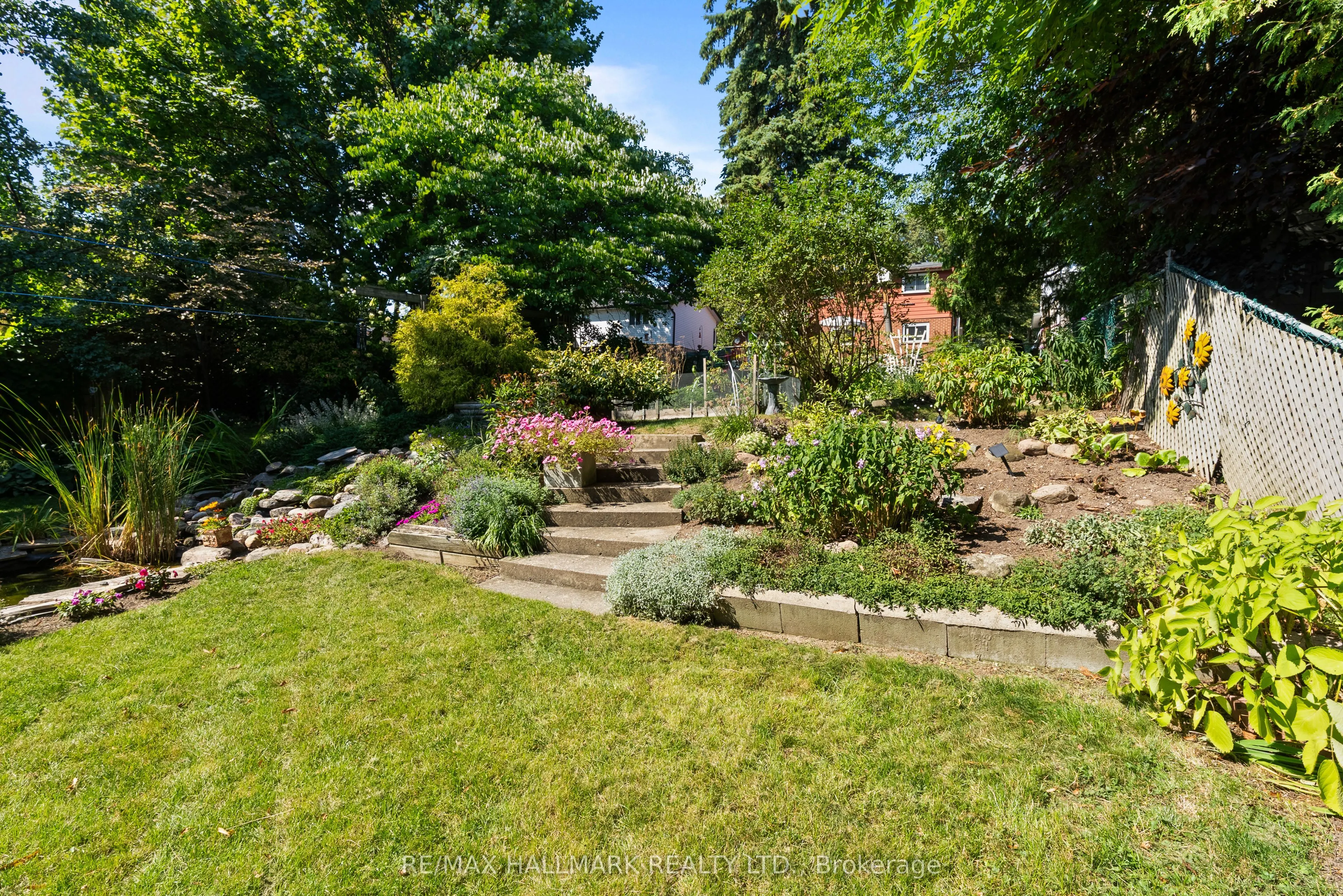 65 Tudor Glen Crescent