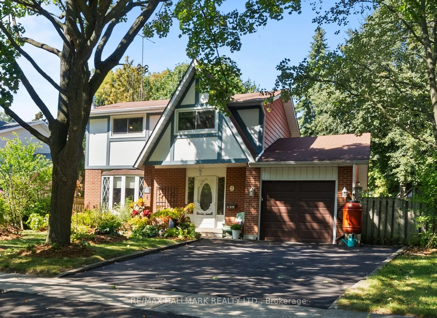 65 Tudor Glen Crescent