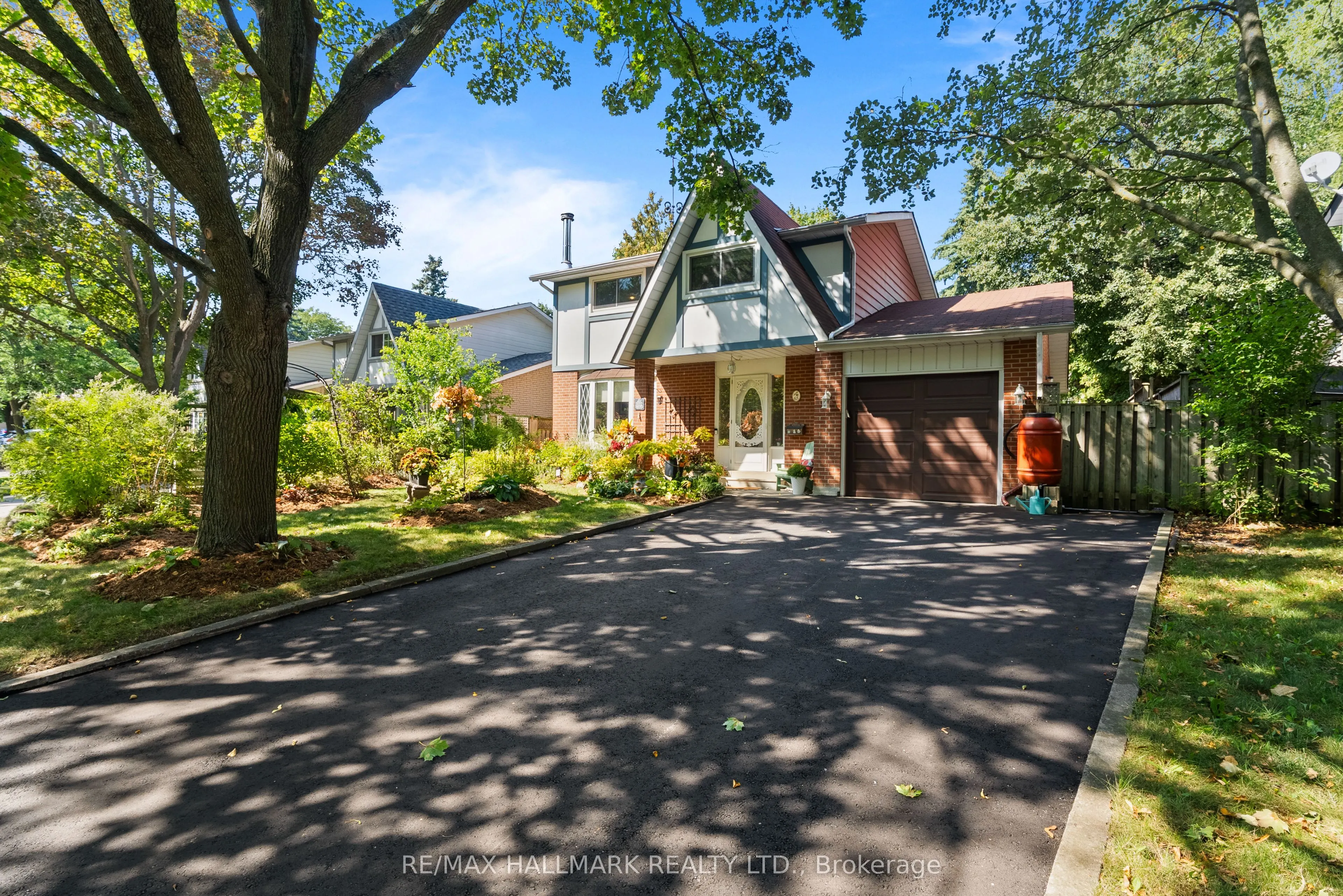 65 Tudor Glen Crescent