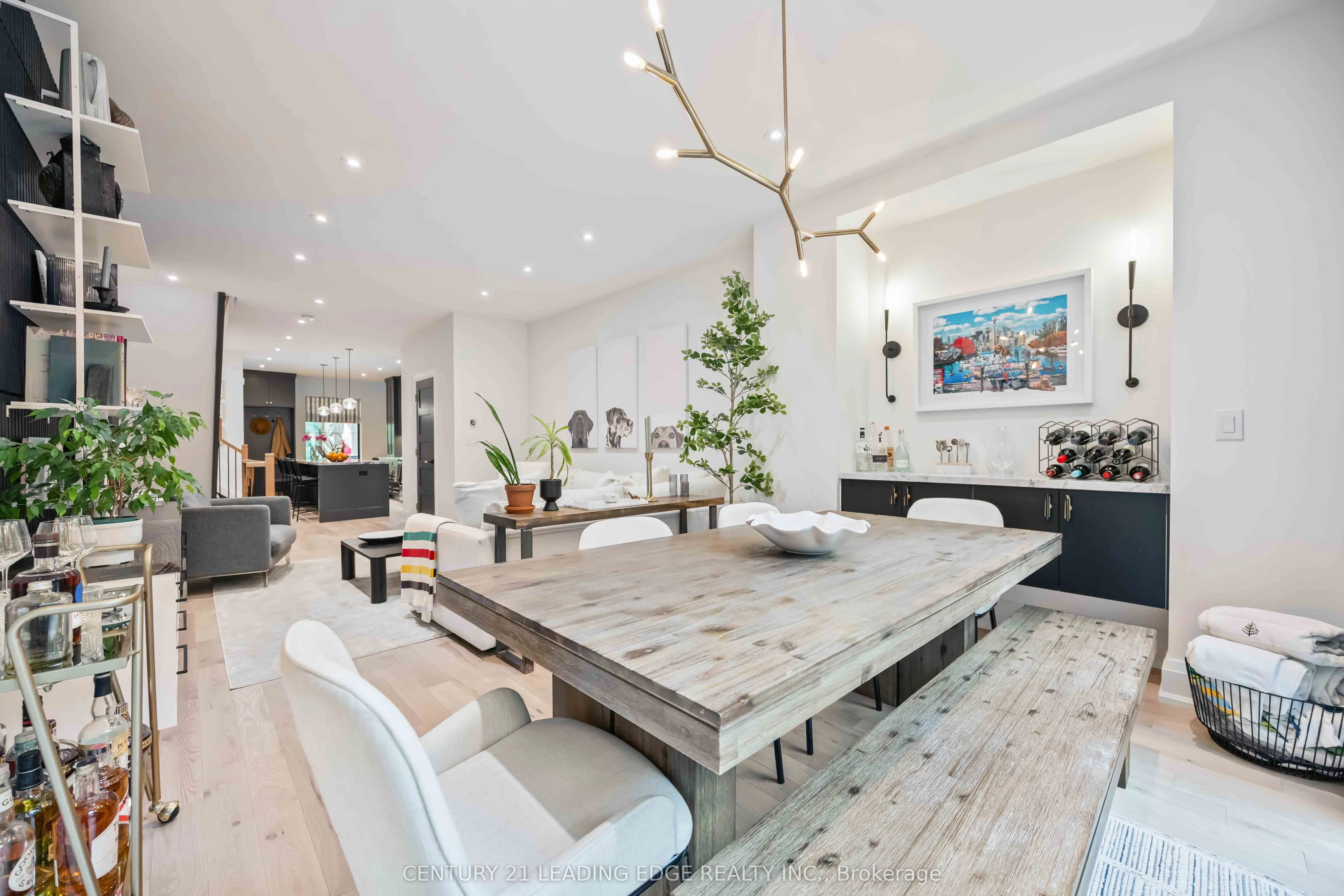 37 BERTMOUNT Avenue