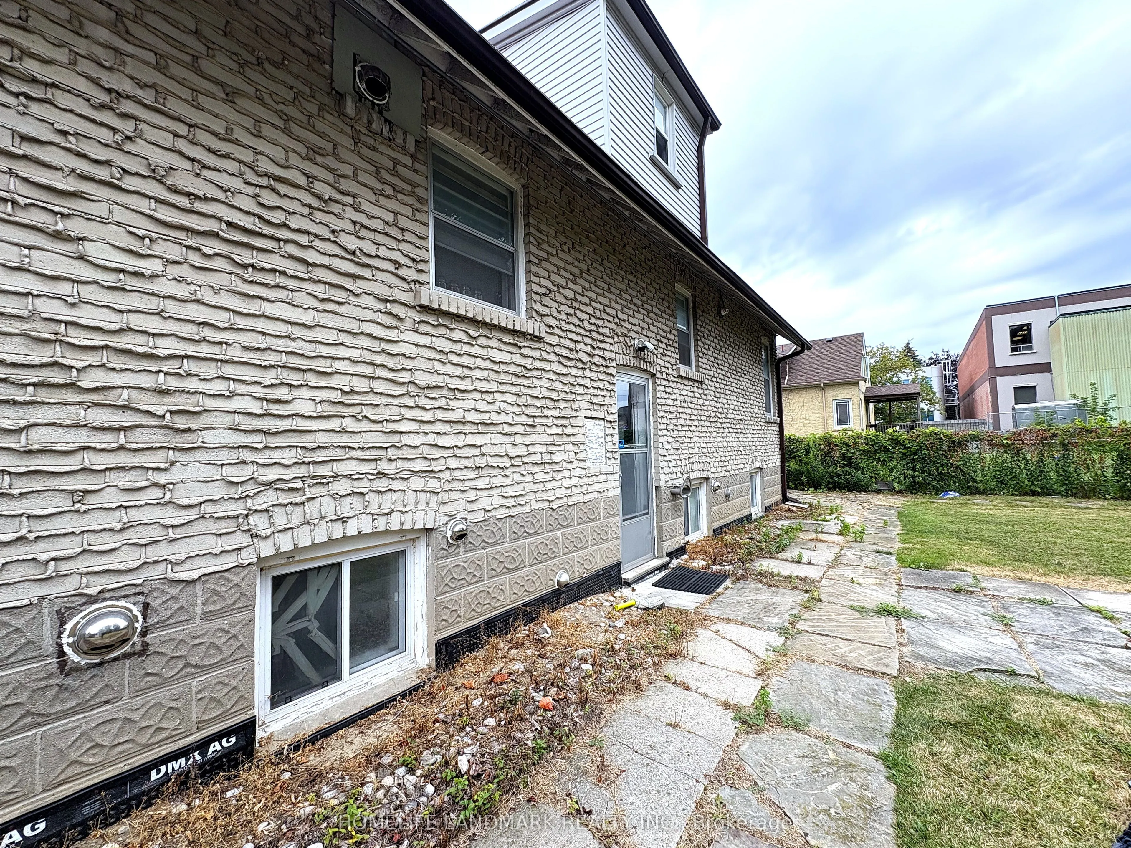 9 Lamont Avenue, #Basement
