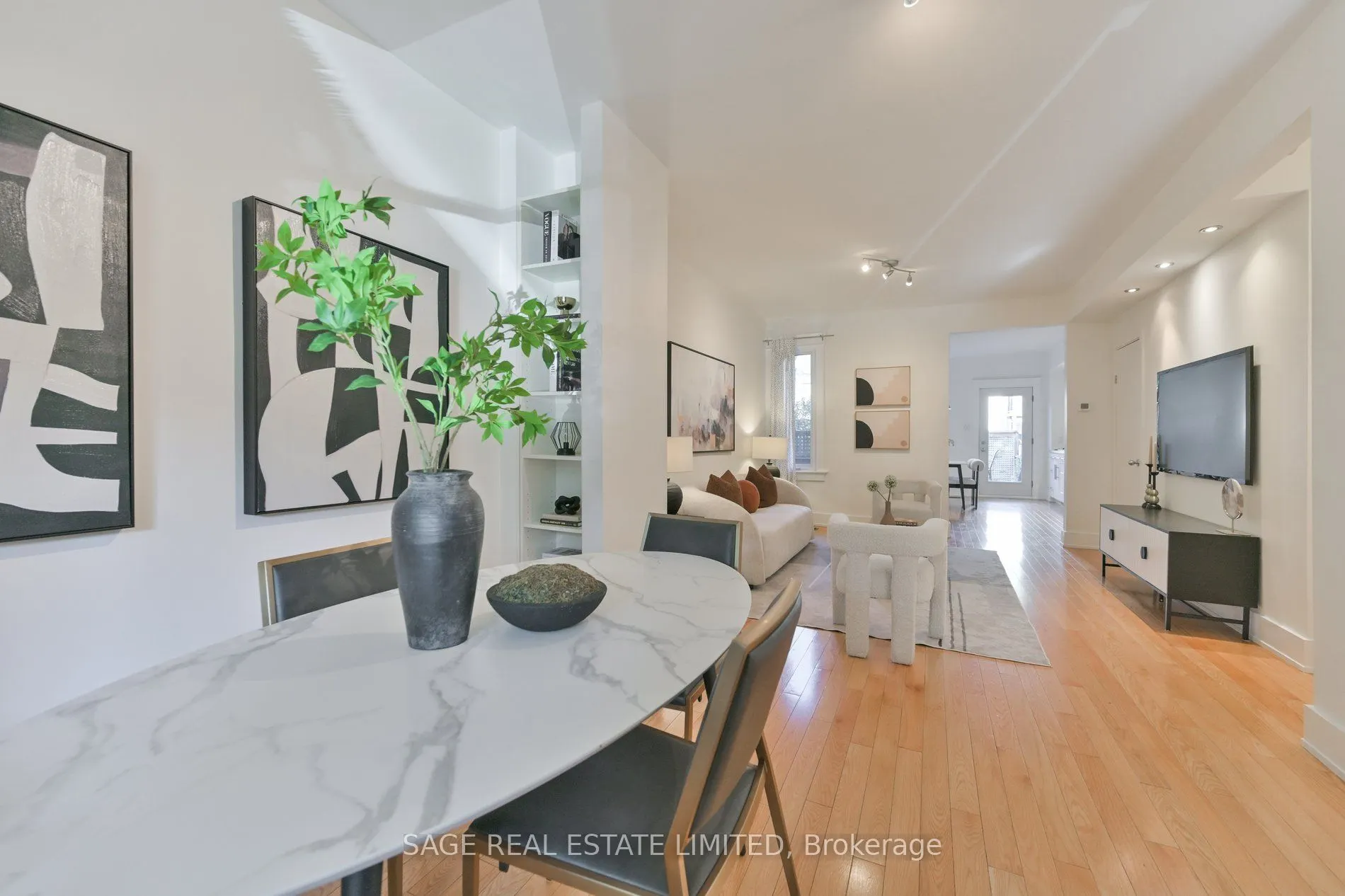 81 Empire Avenue