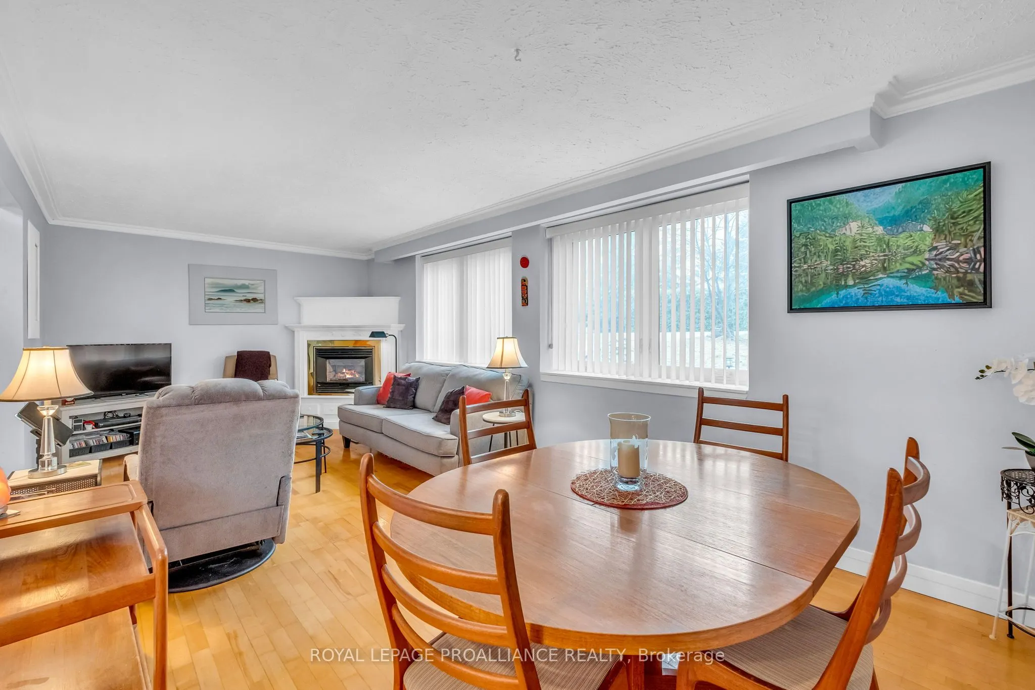 394 Sunset Boulevard