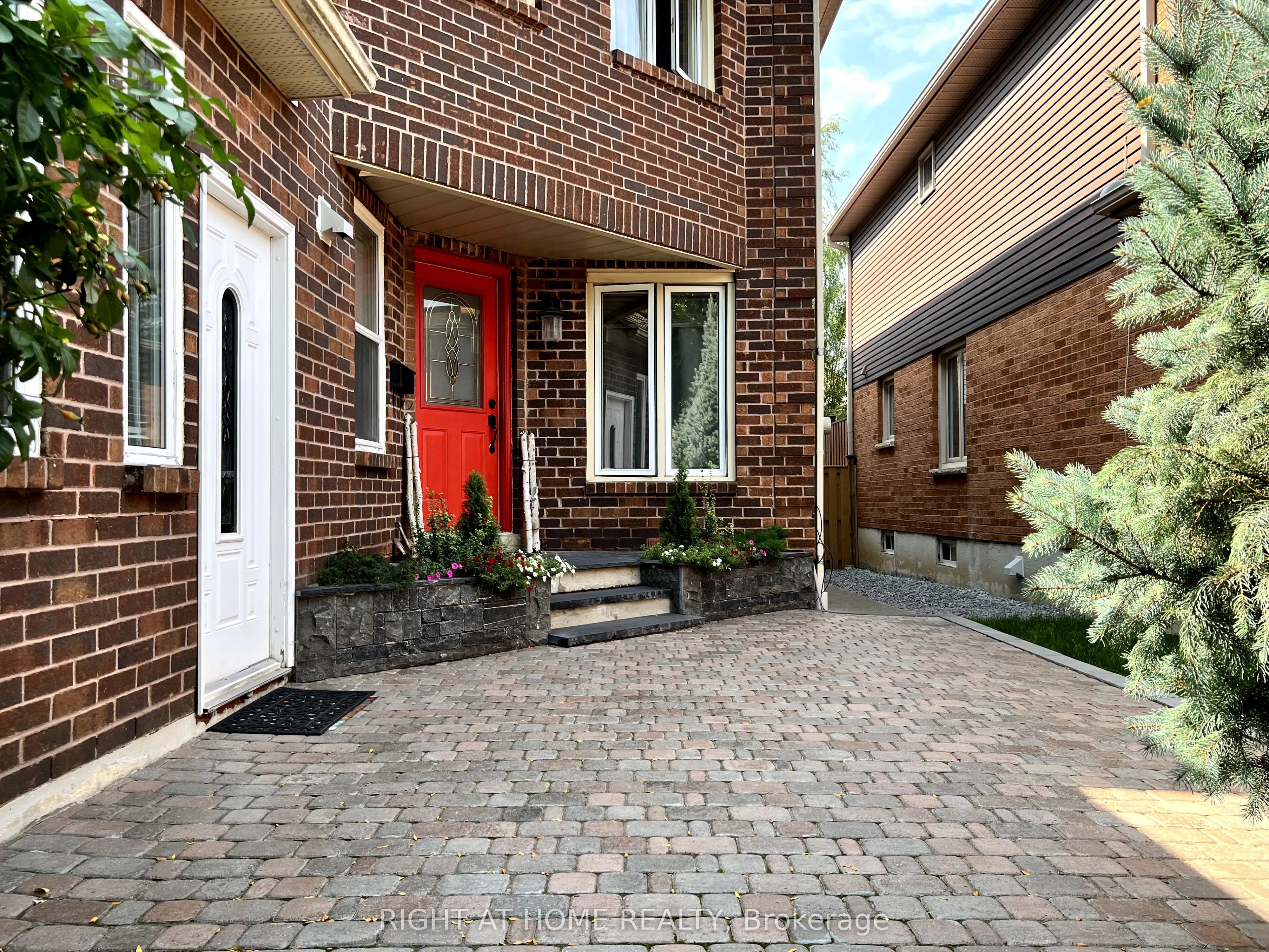 126 Sandown Avenue, #(Main)