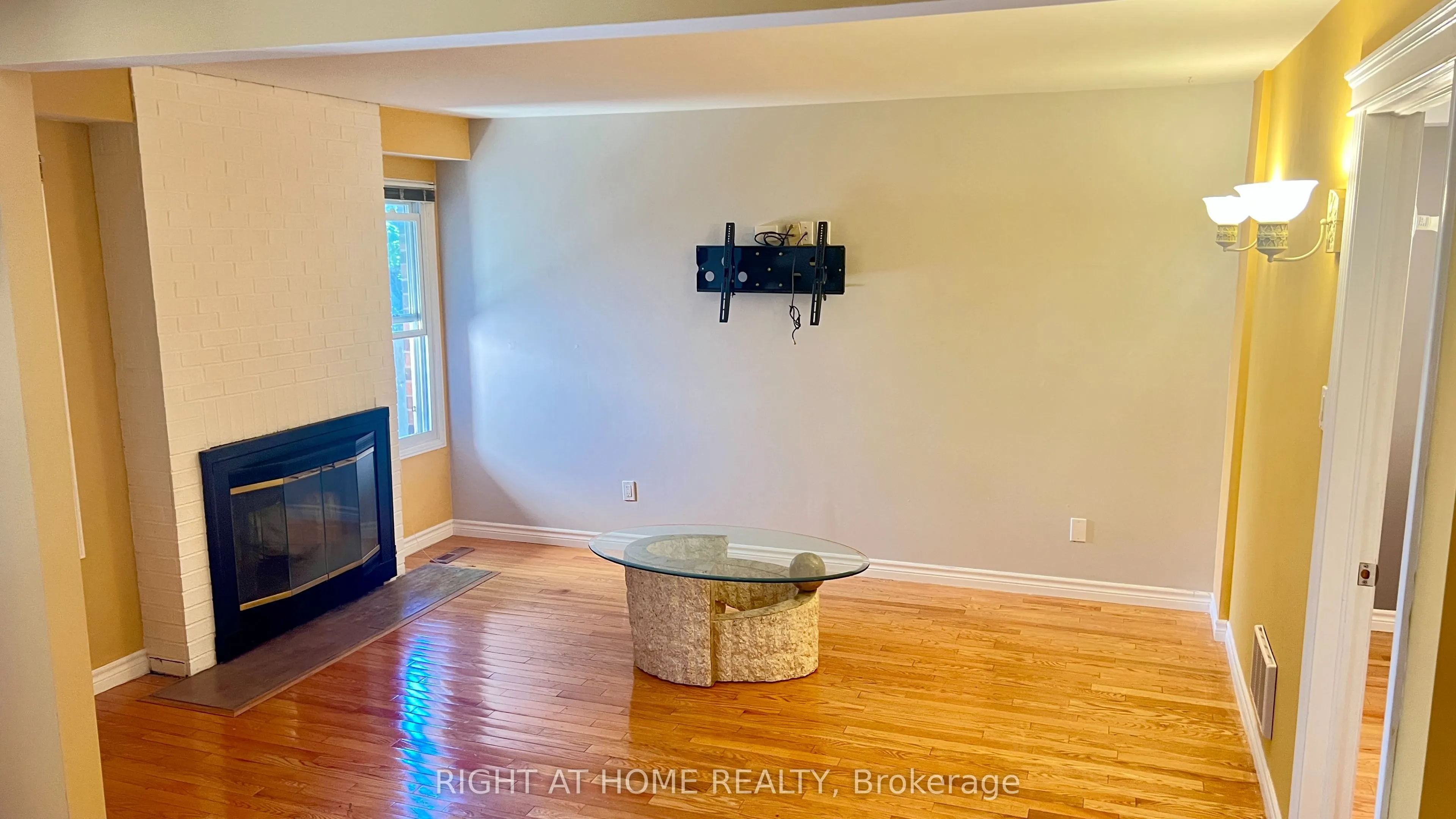 126 Sandown Avenue, #(Main)