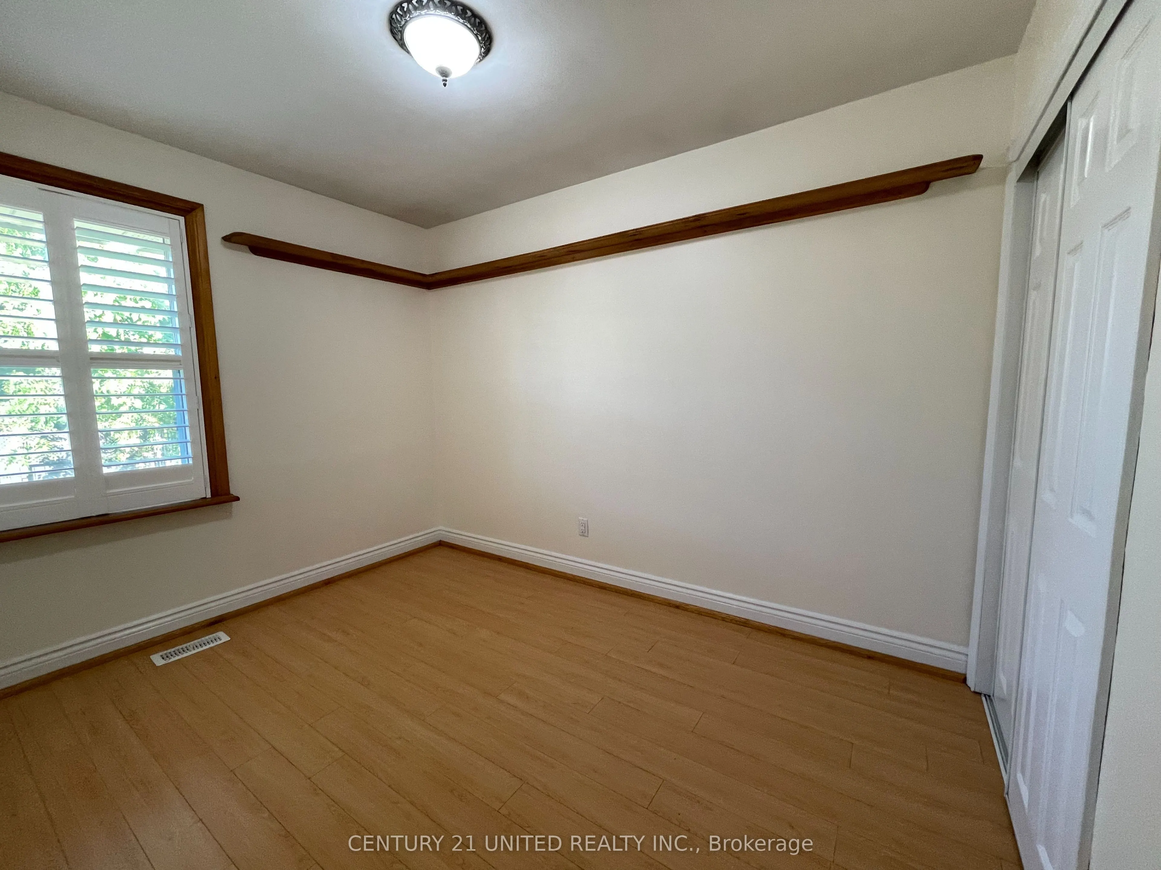 334 Stevenson Road N, #Upper