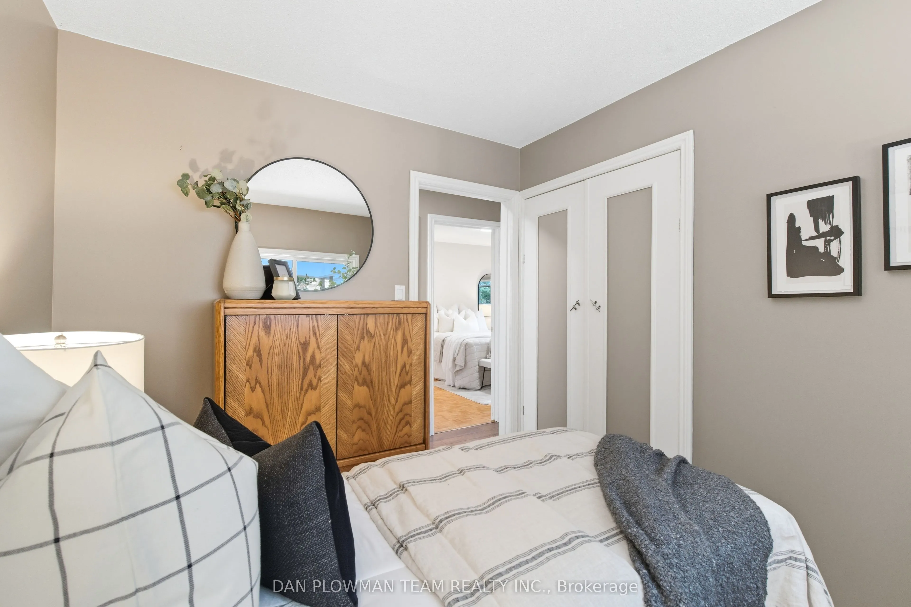 248 Keewatin Street S