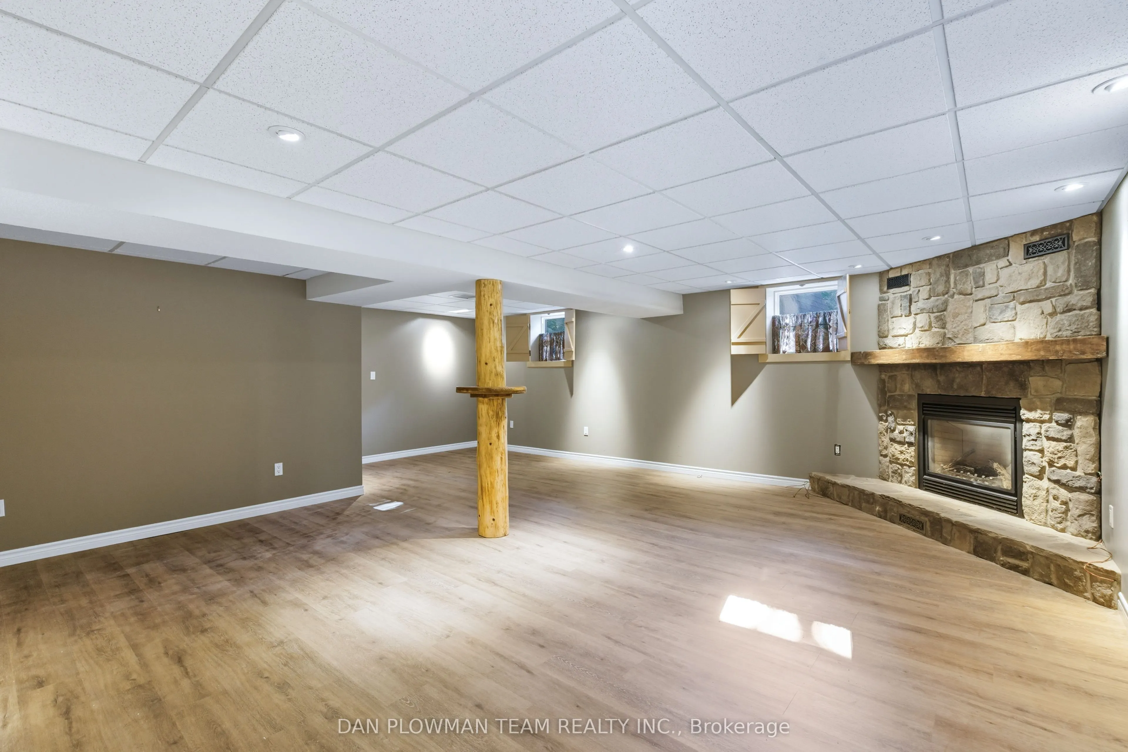 248 Keewatin Street S