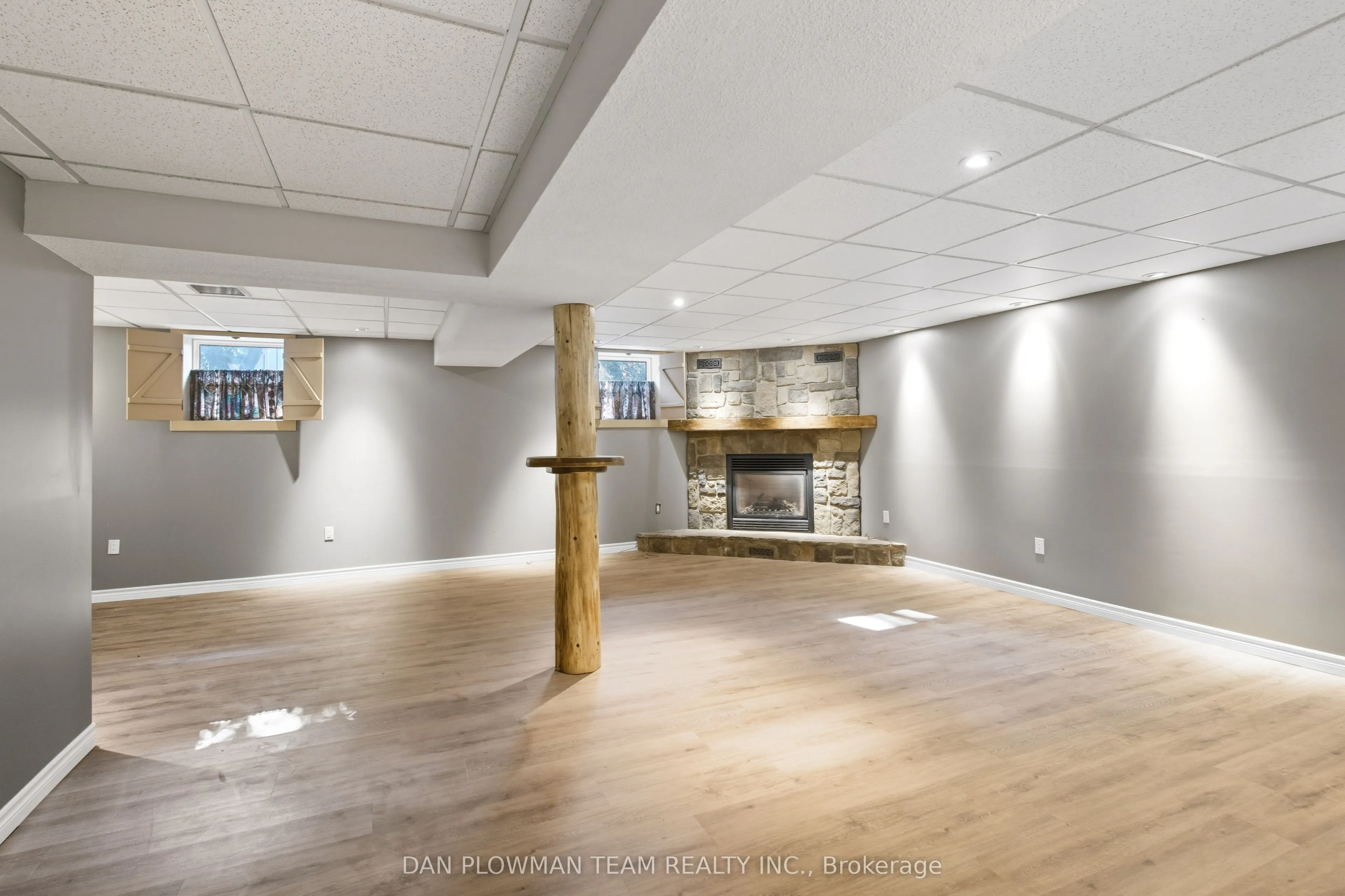 248 Keewatin Street S