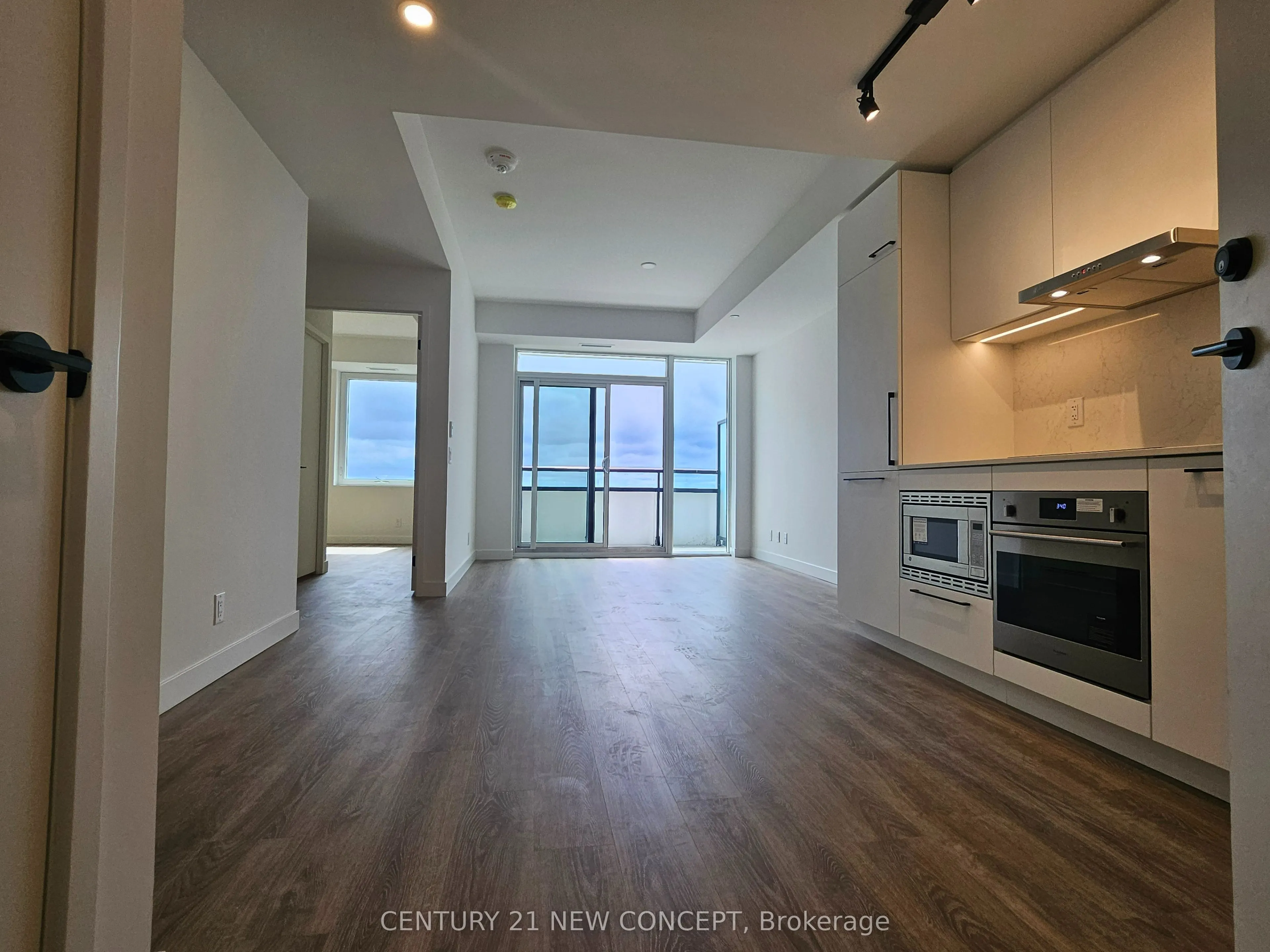 1050 Eastern Avenue, #906