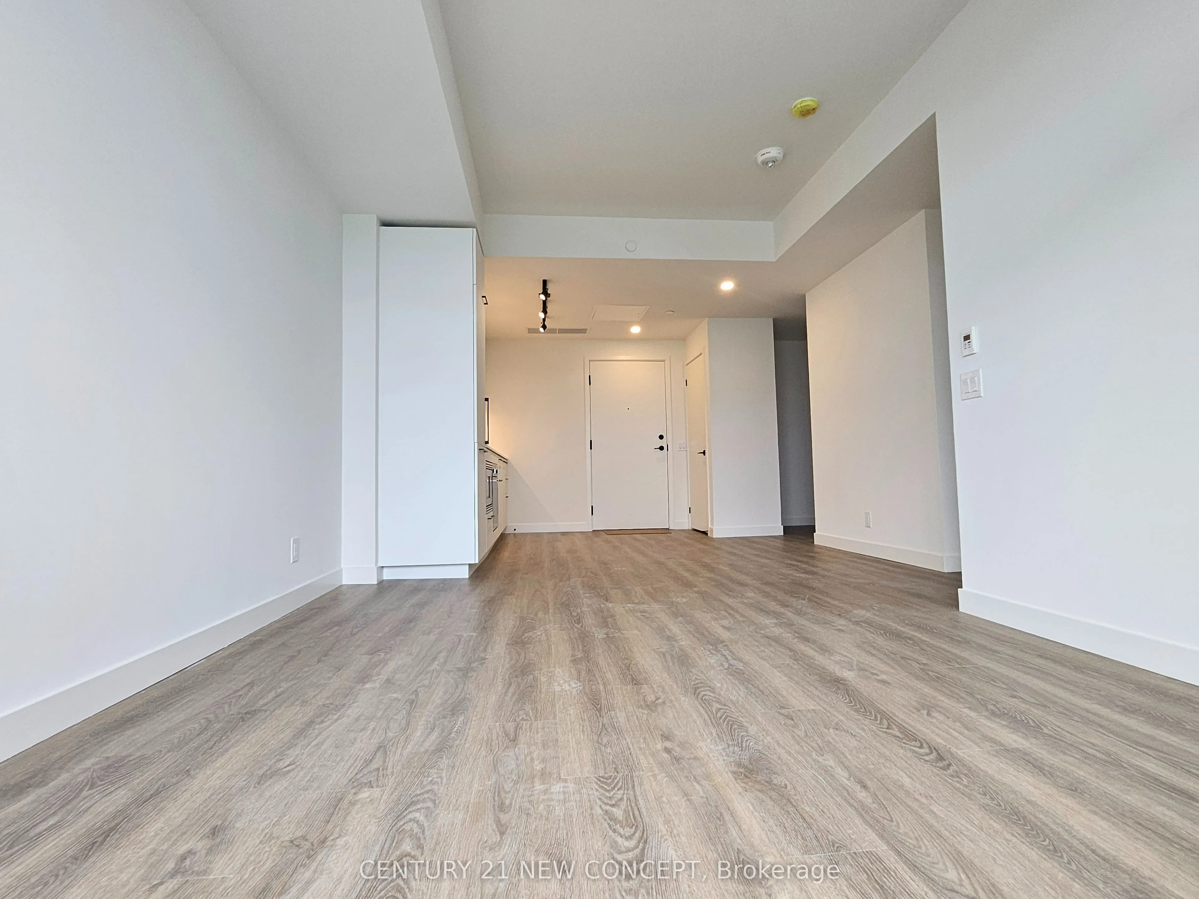 1050 Eastern Avenue, #906