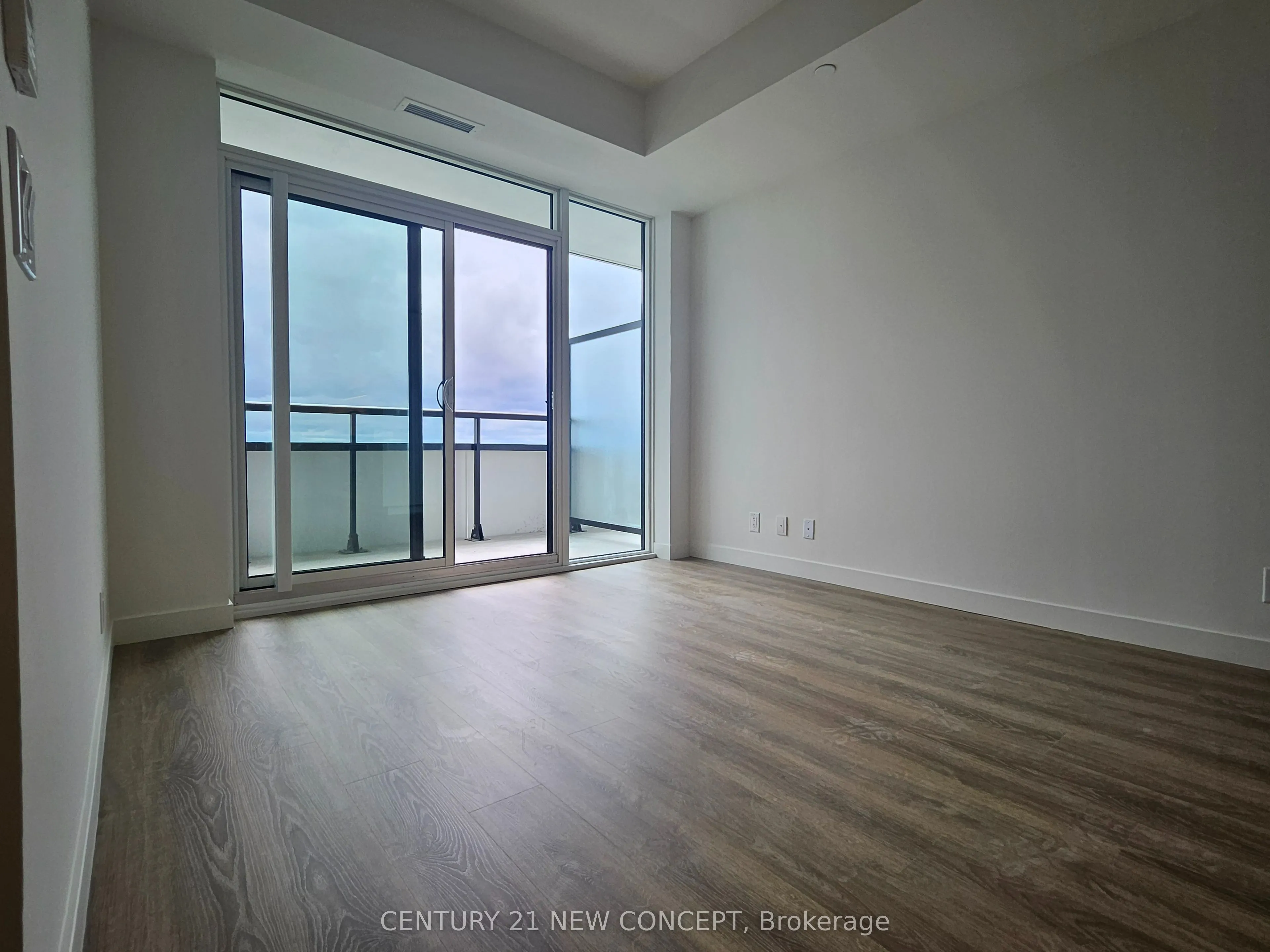 1050 Eastern Avenue, #906