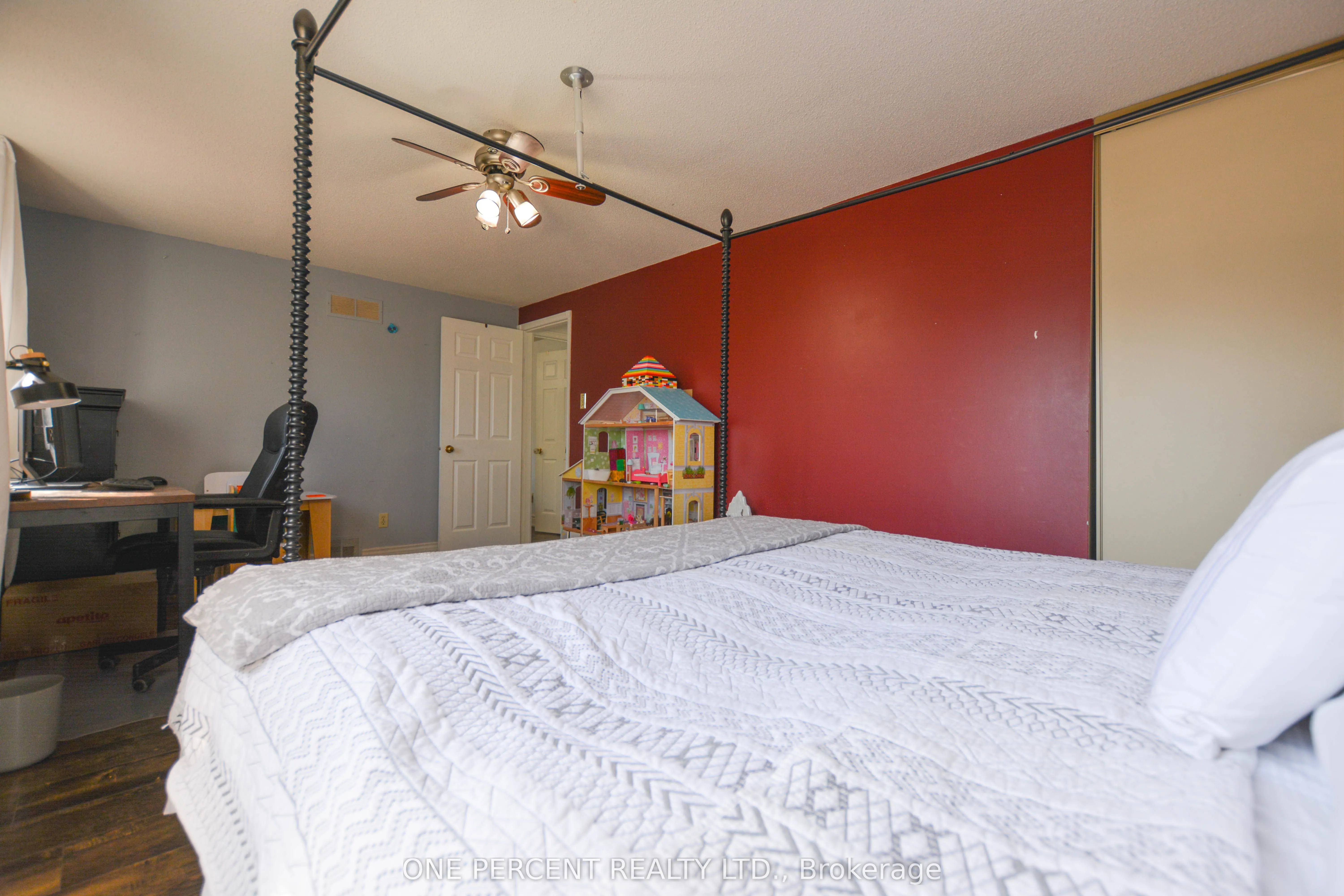 1778 Silverthorn Square
