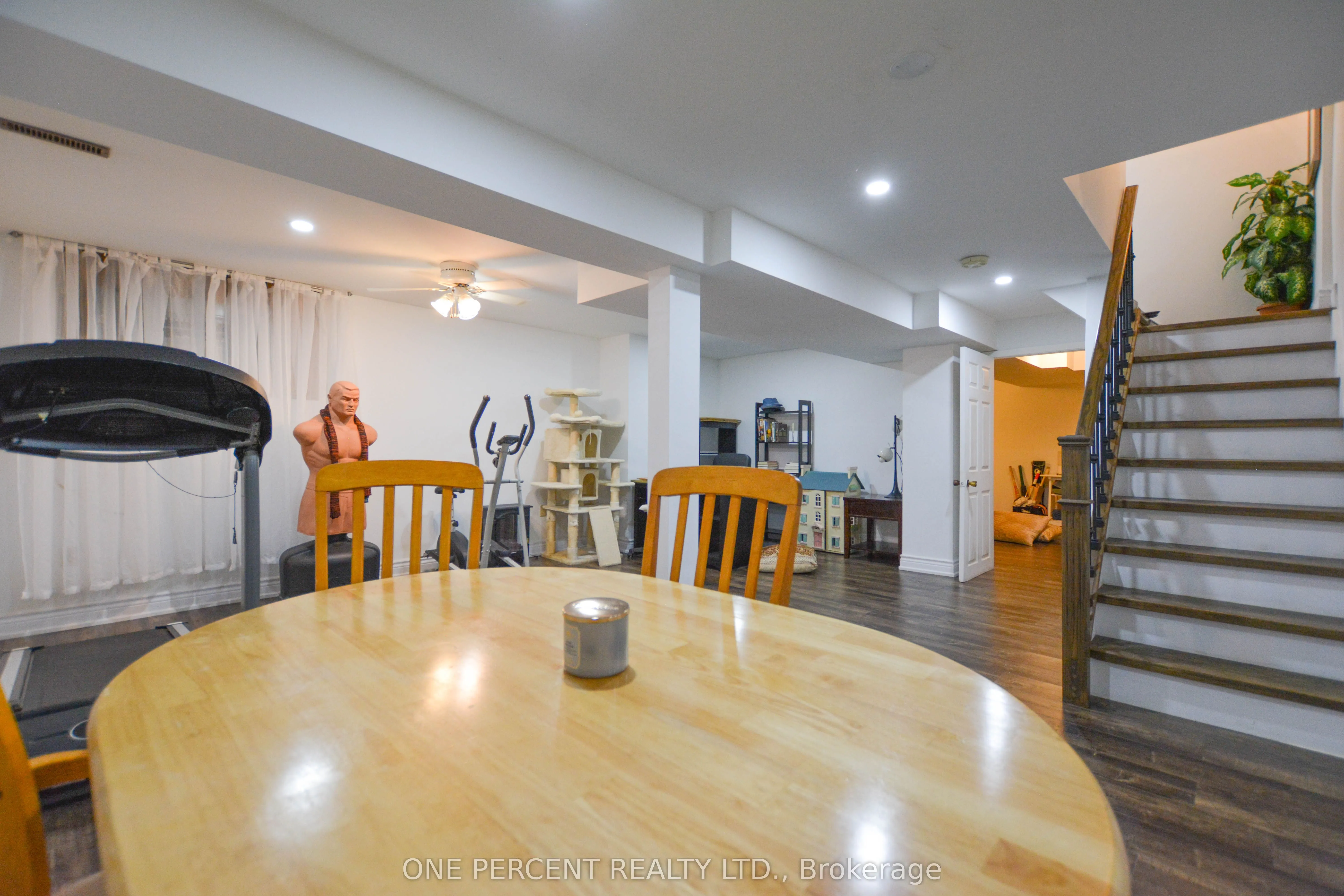1778 Silverthorn Square