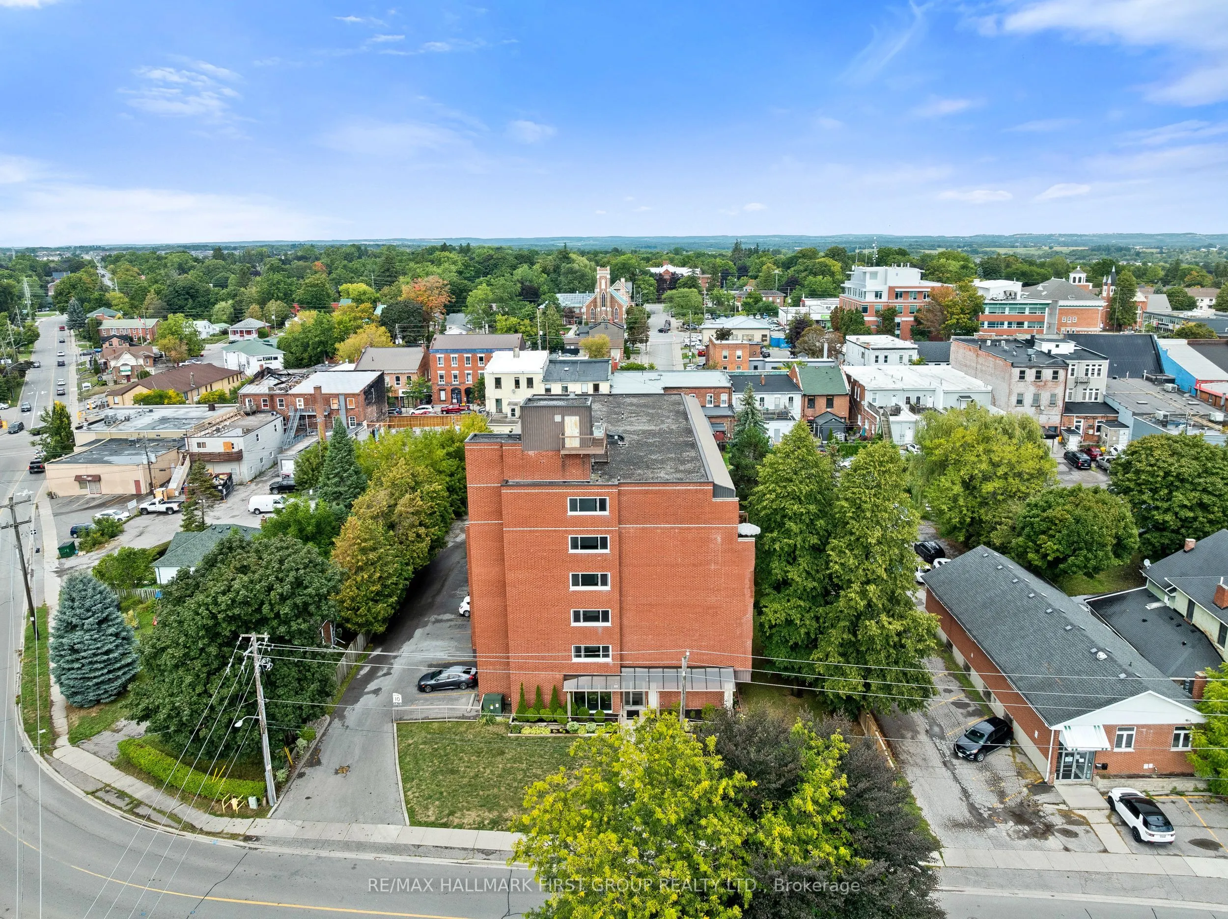 144 Queen Street, #604
