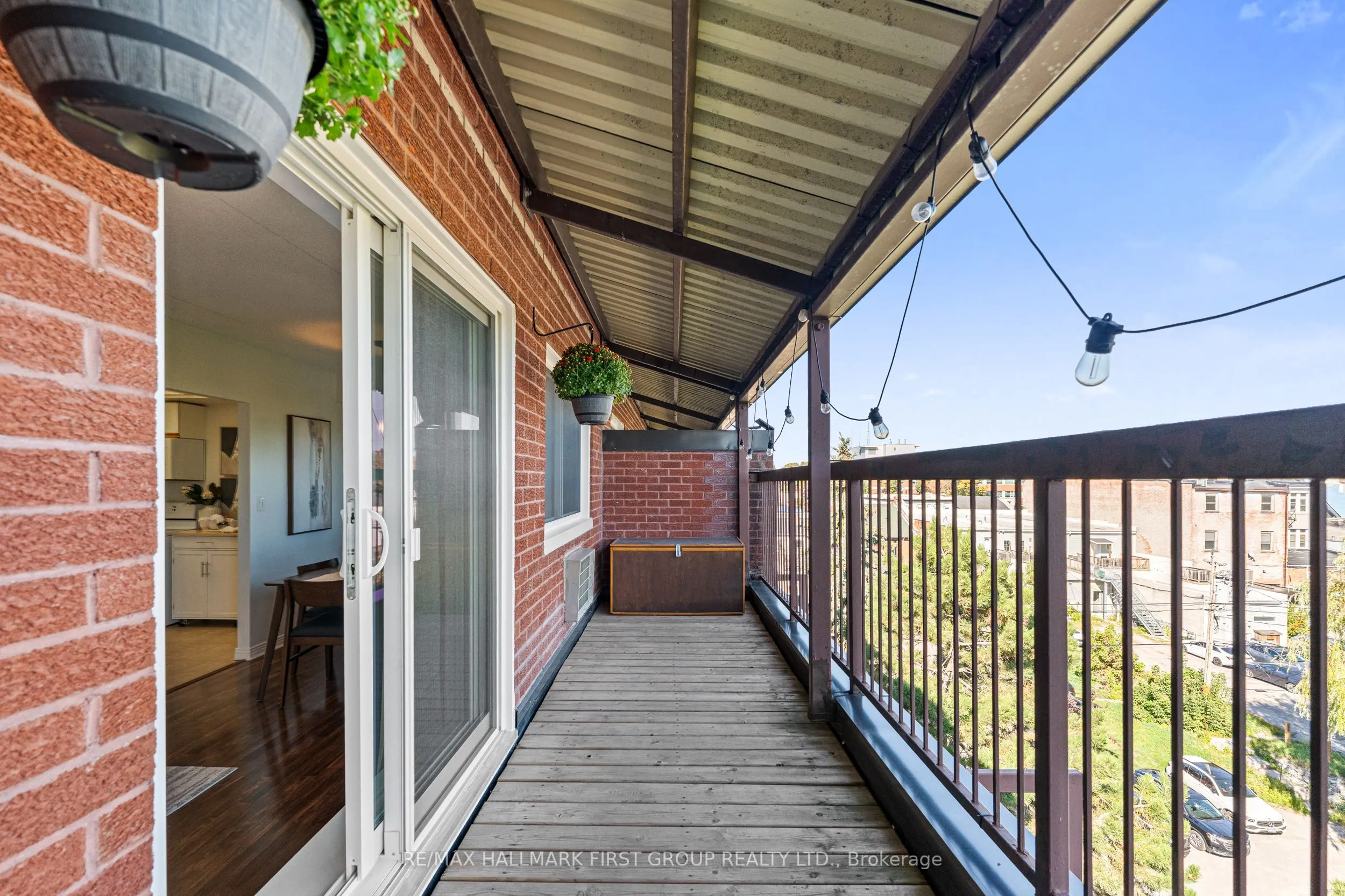 144 Queen Street, #604