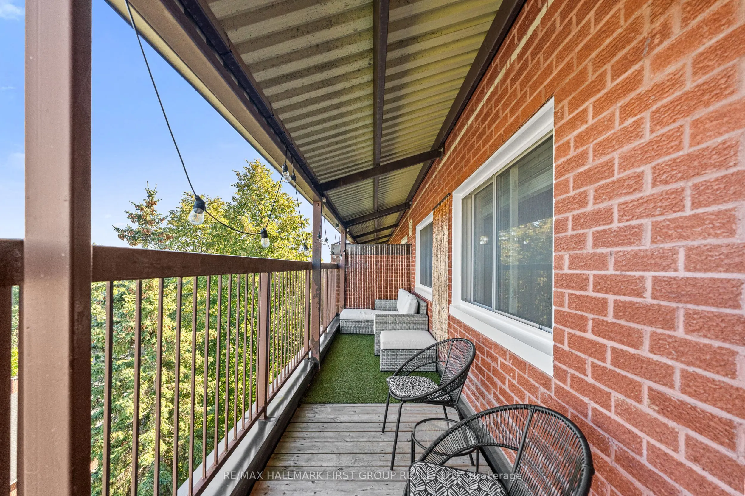 144 Queen Street, #604