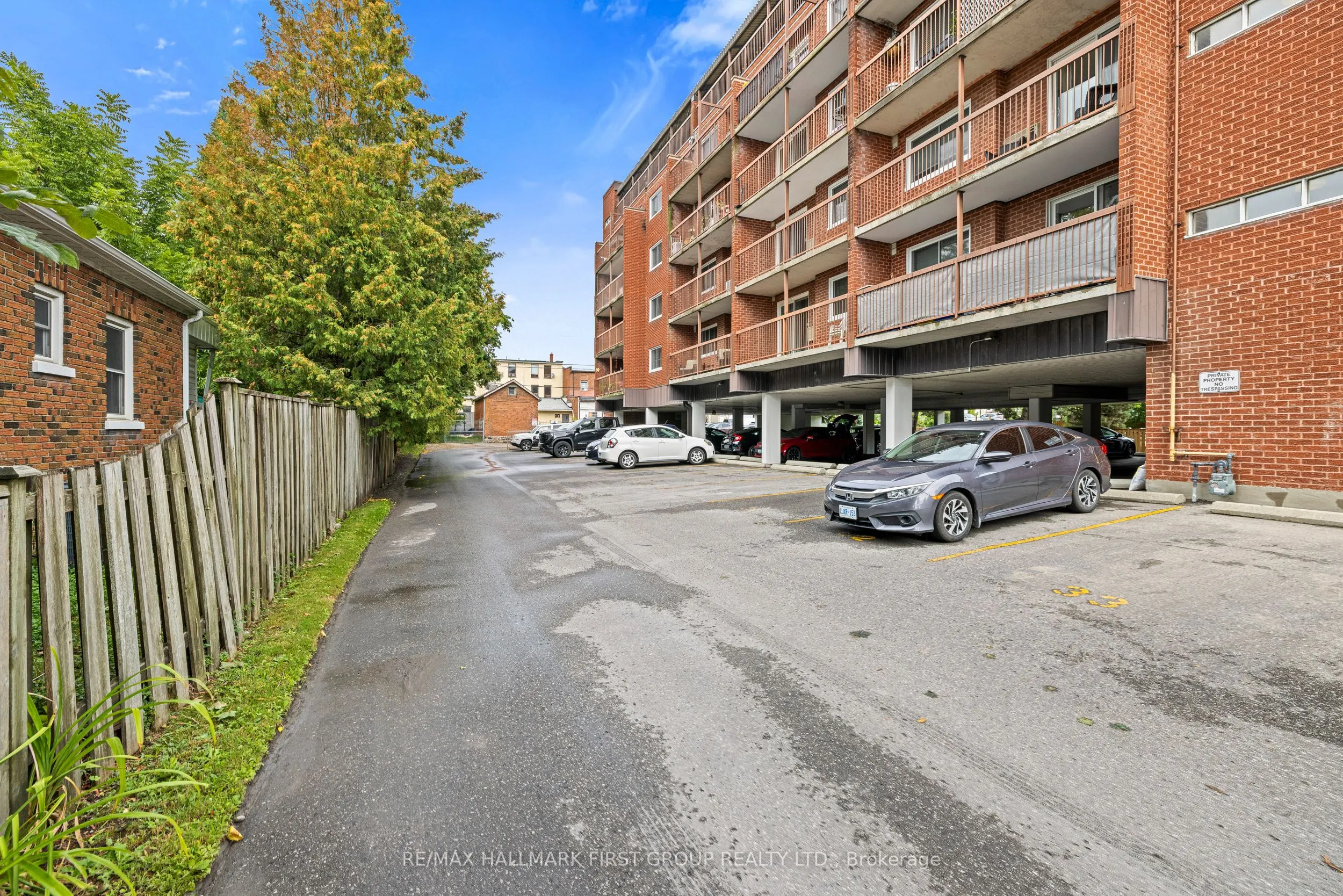 144 Queen Street, #604