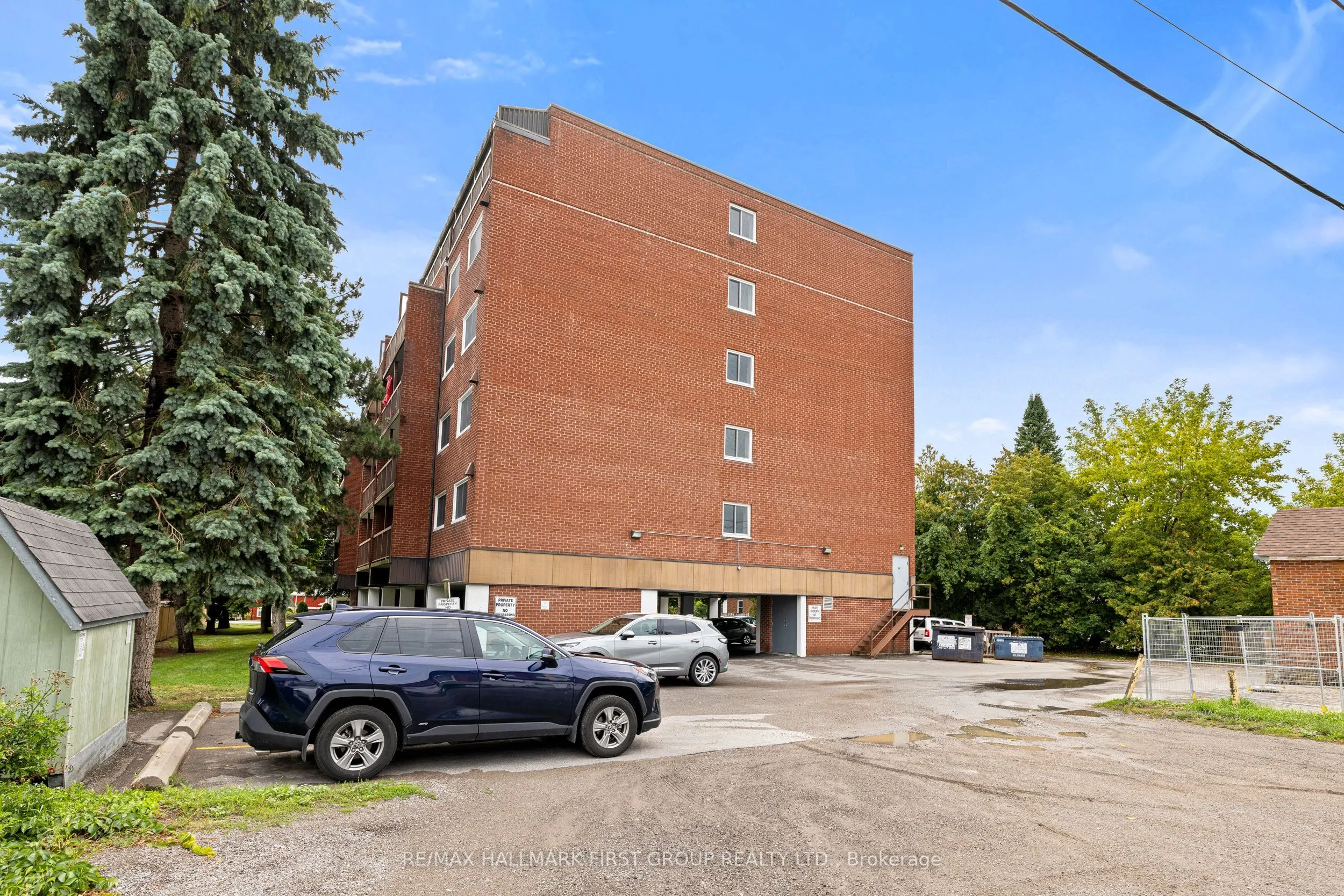 144 Queen Street, #604
